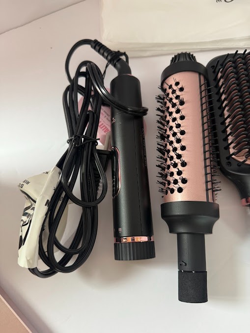 4-in-1 , Set with Thermal Brush and 3 Interchangeable Ceramic Wands.