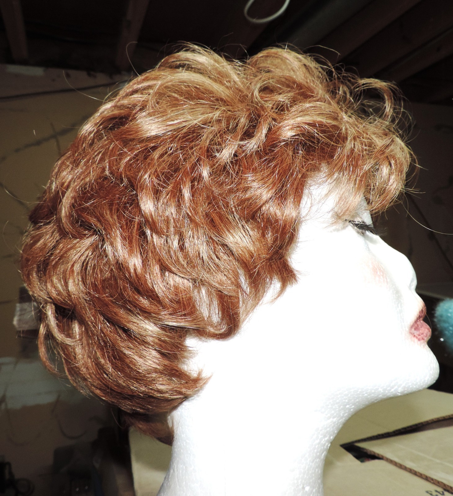 Beautiful golden blonde (reddish) shag wig!