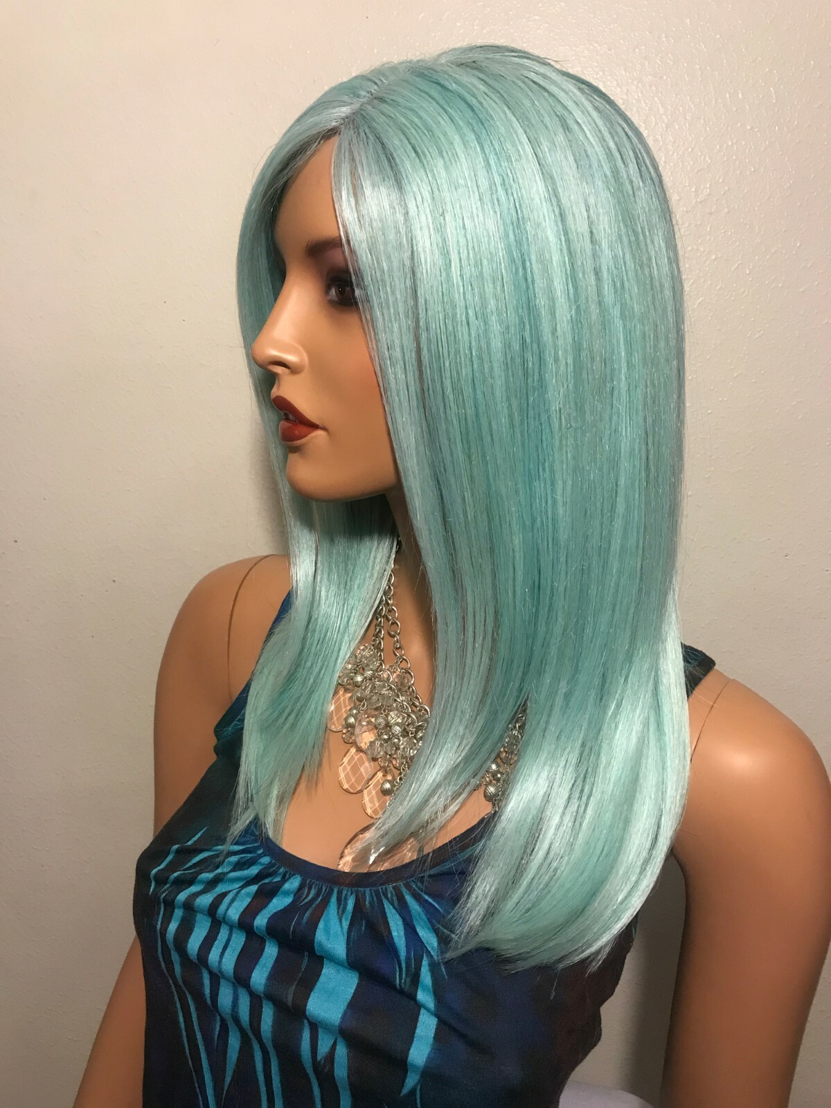 NWT NBF Long Straight Layer Cut Rotating Part Lace Front Mint Color
