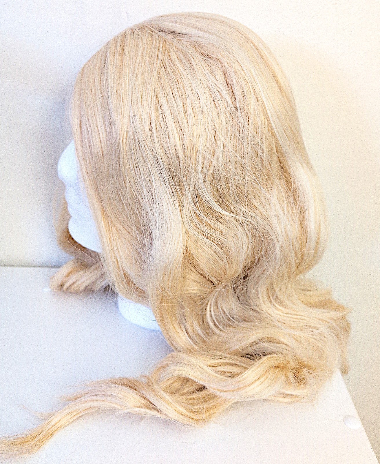 Blonde Wig 26 Inches Synthetic Curly Lace Front Wavy Hair Yellow Cosplay Gyaru