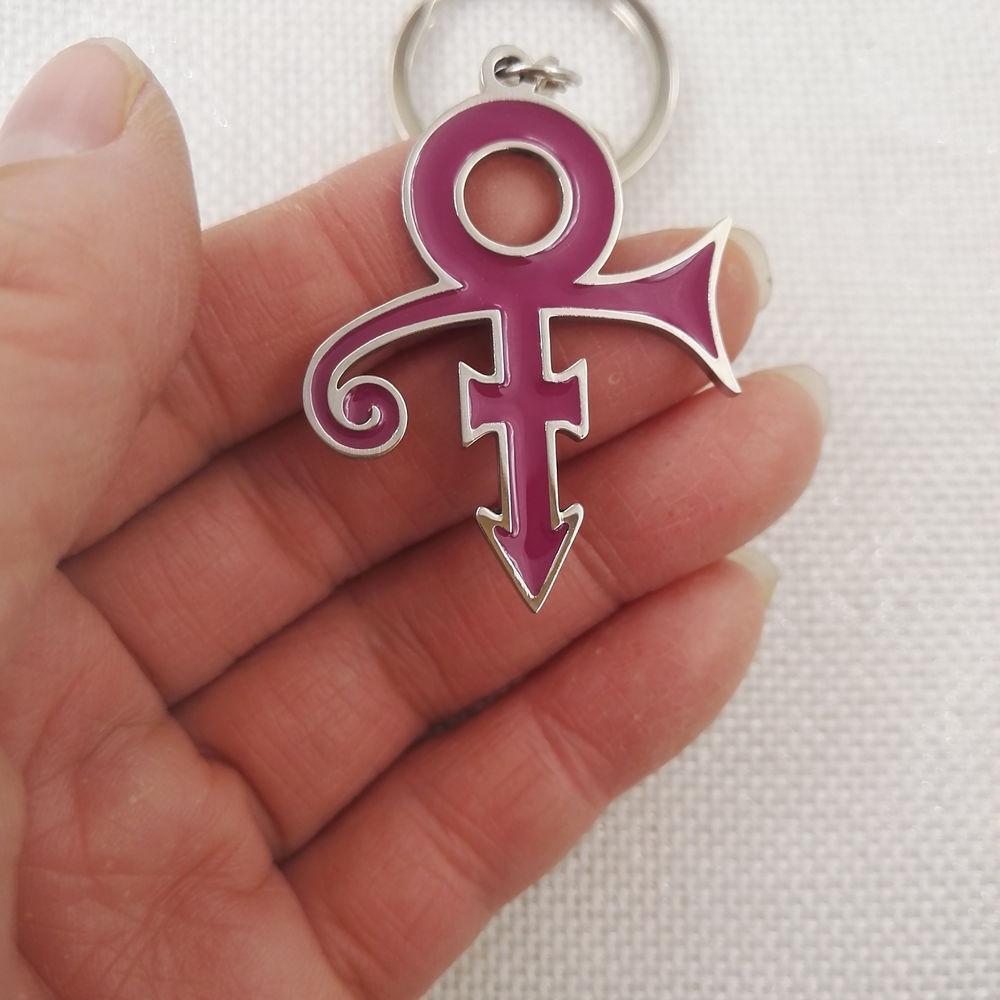 Sanlan 1pcs New Style Fashion Style Glowing Purple Prince Symbol Keychain Purple