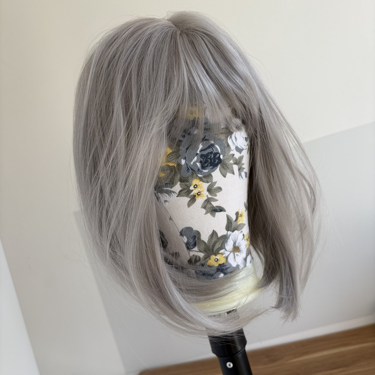 Natural Heat Resistant Hair Short Straight Soft Costume Wigs With Bangs Gray