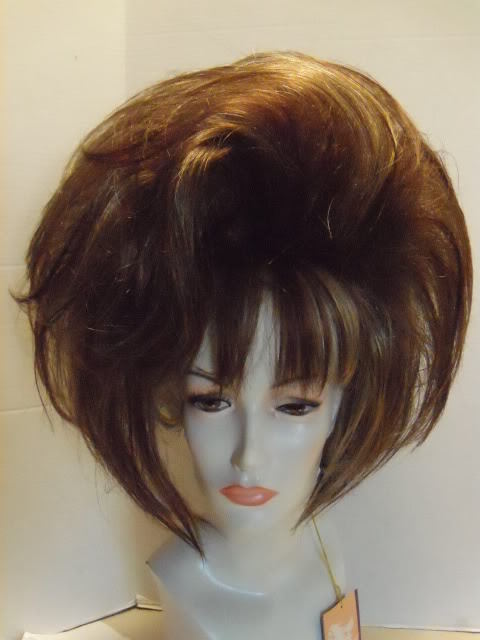 SIN CITY WIGS SHORT POINTY ANGLED CHIN BOB LAYERS FLUFFY TEASED AUBURN HIGHLIGHT