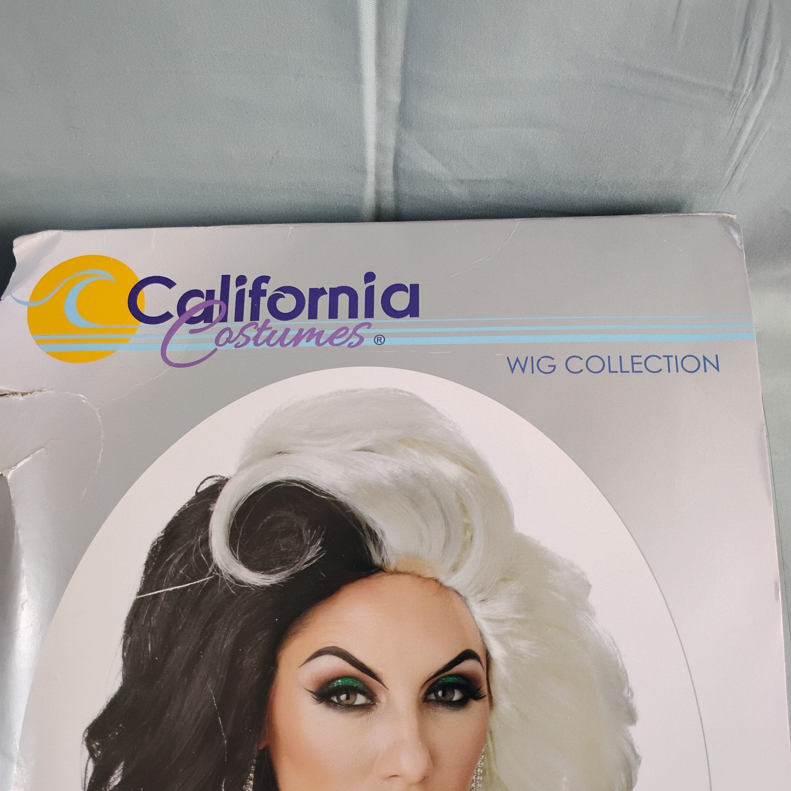 ​Cruella De Vil Wig Adult Black White Split Wavy Hair Costume NEW Cosplay