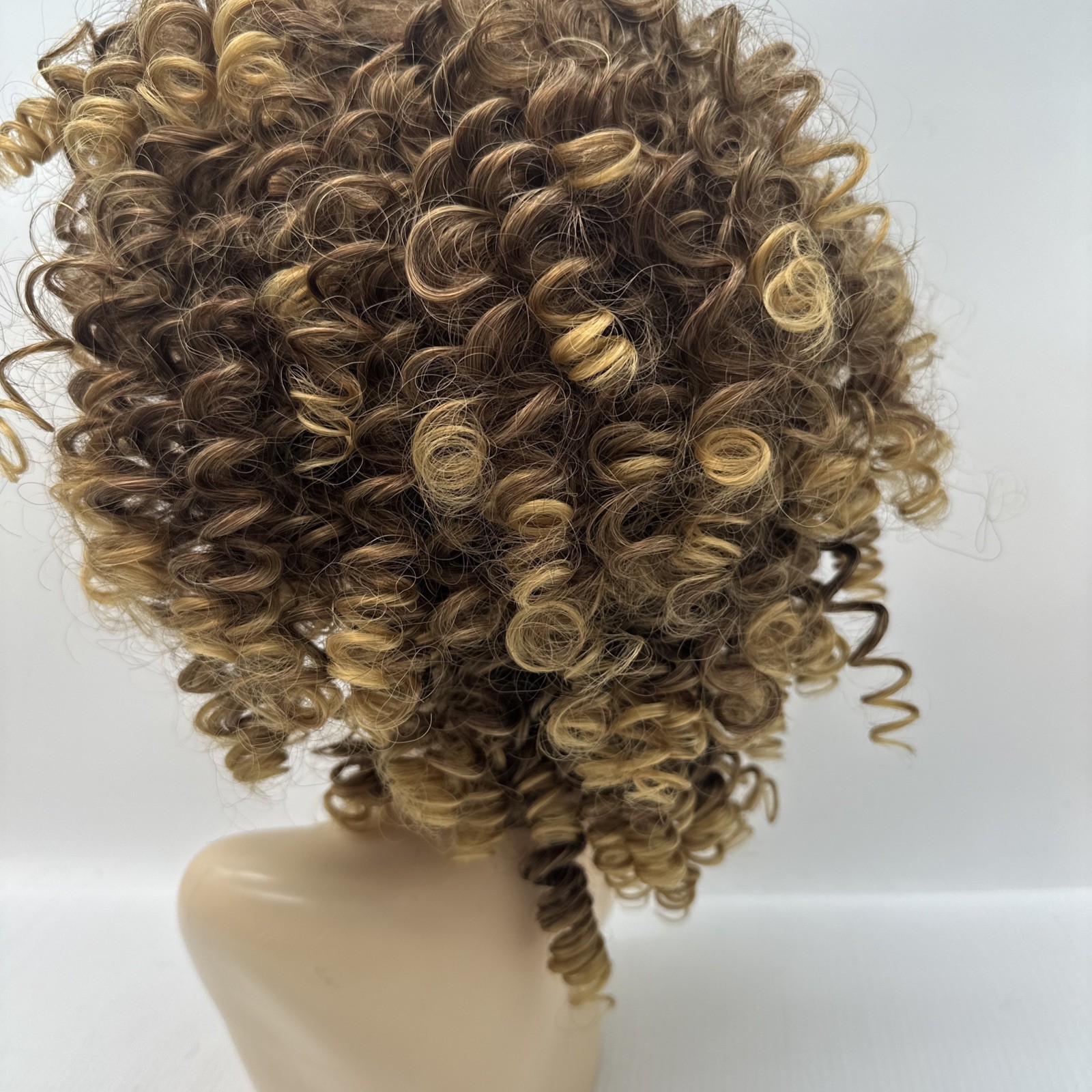 Afro Wig for Women, Short, Soft, Curly, Excellent Condition {EE}