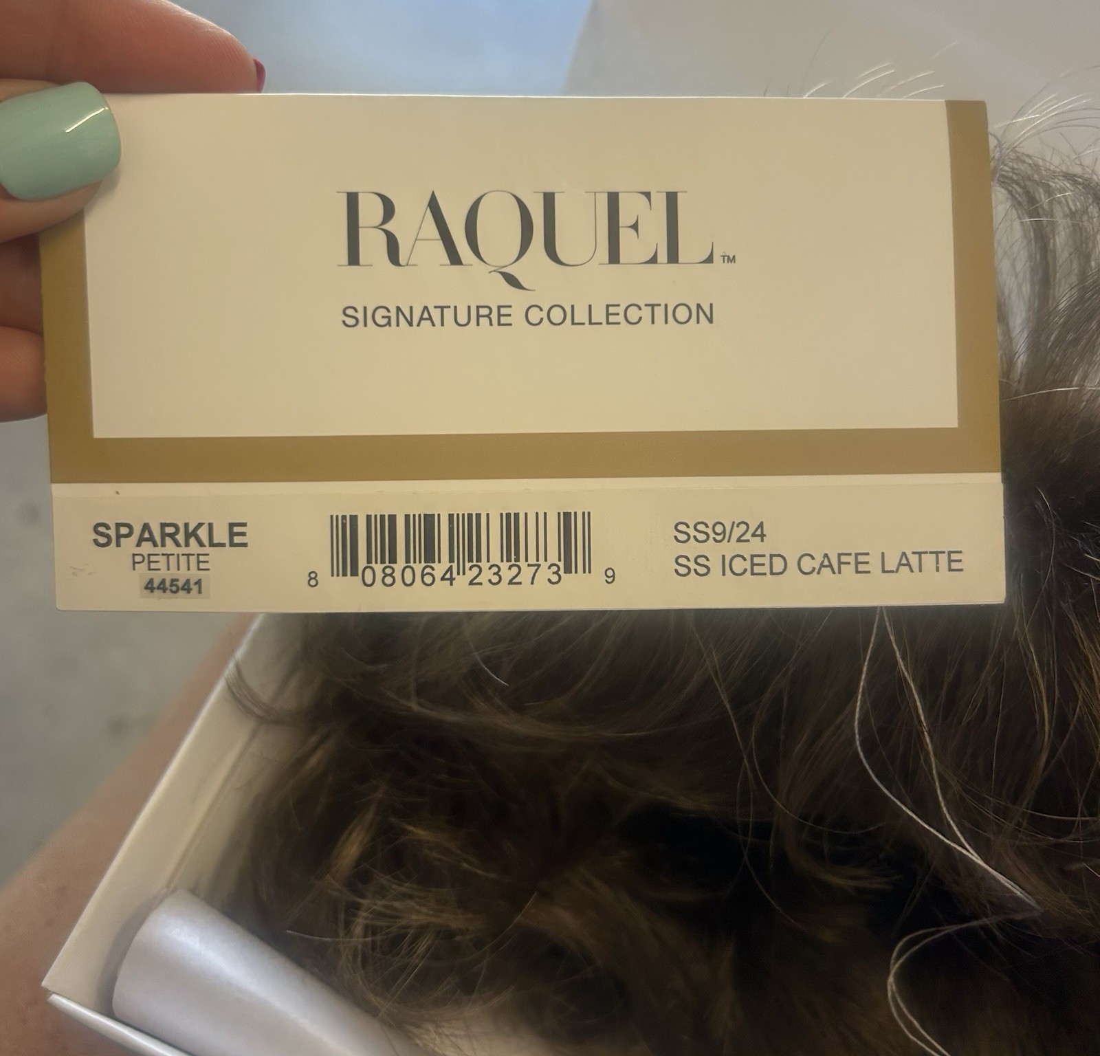 NWT – Raquel Welch Synthetic Wig SS9/24 Iced Cafe Latte