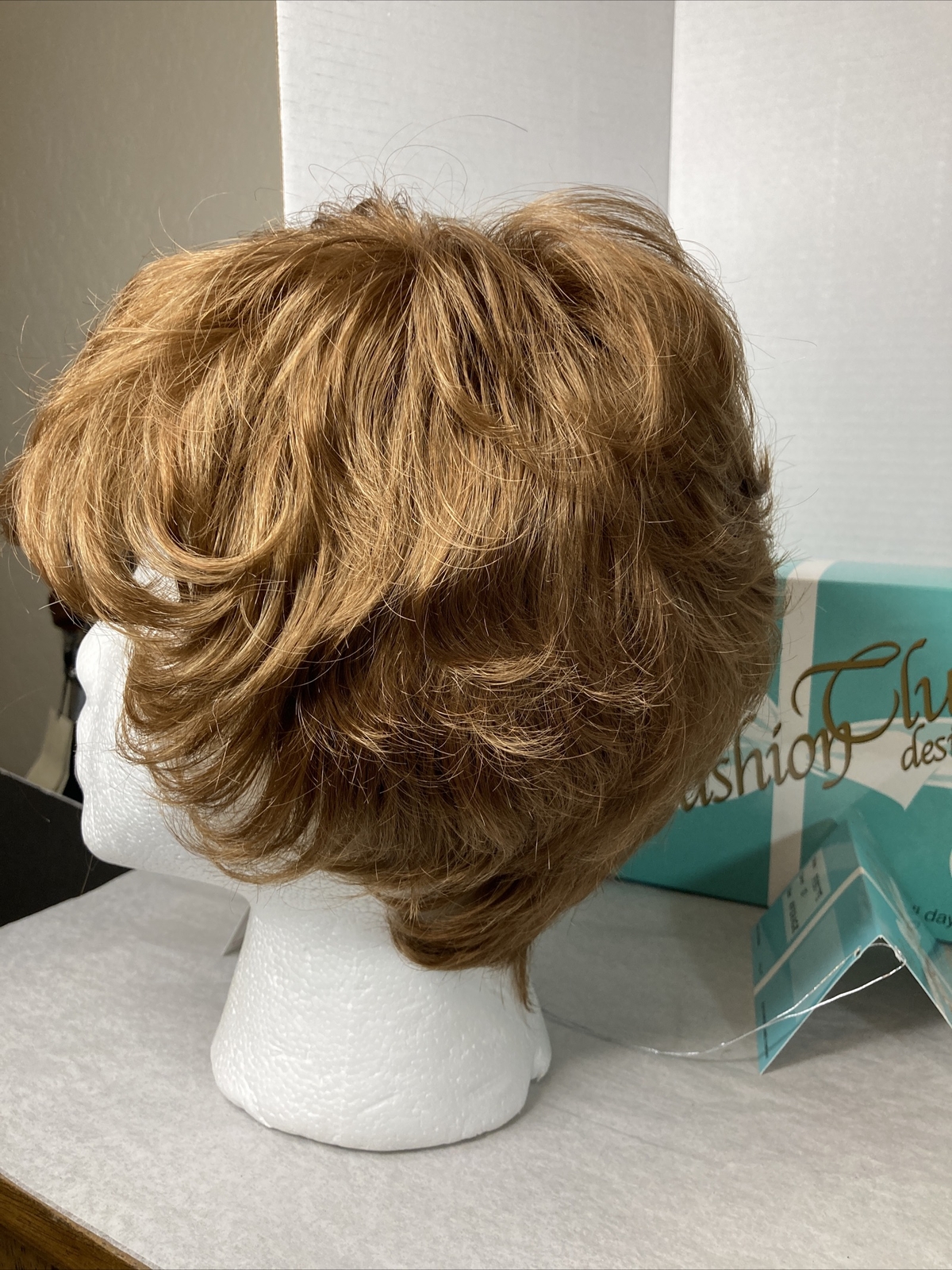 NWT The Wig Company TWC Fashion Club Designs Festive Color 27 Average Wig