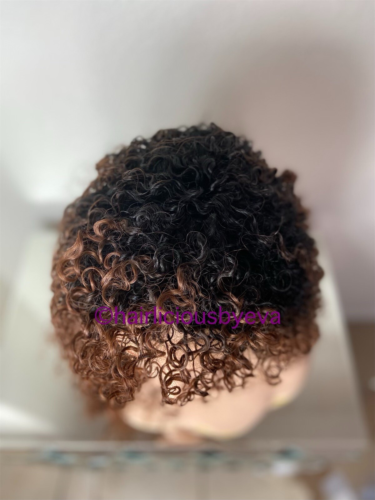 Kinky Curly Wig With Bangs Golden Brown Ombré Black 16 Inch Long