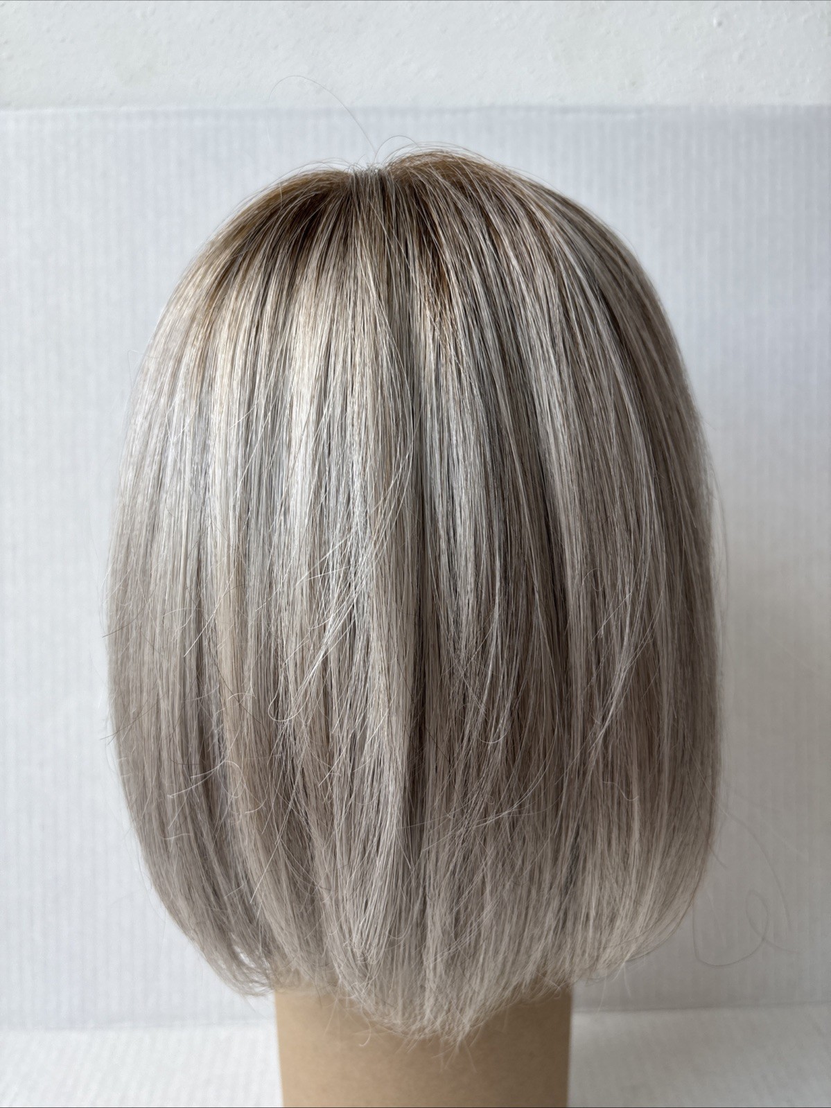 Belle Madame Jill Mono SF Wig – Salt Root-Excellent