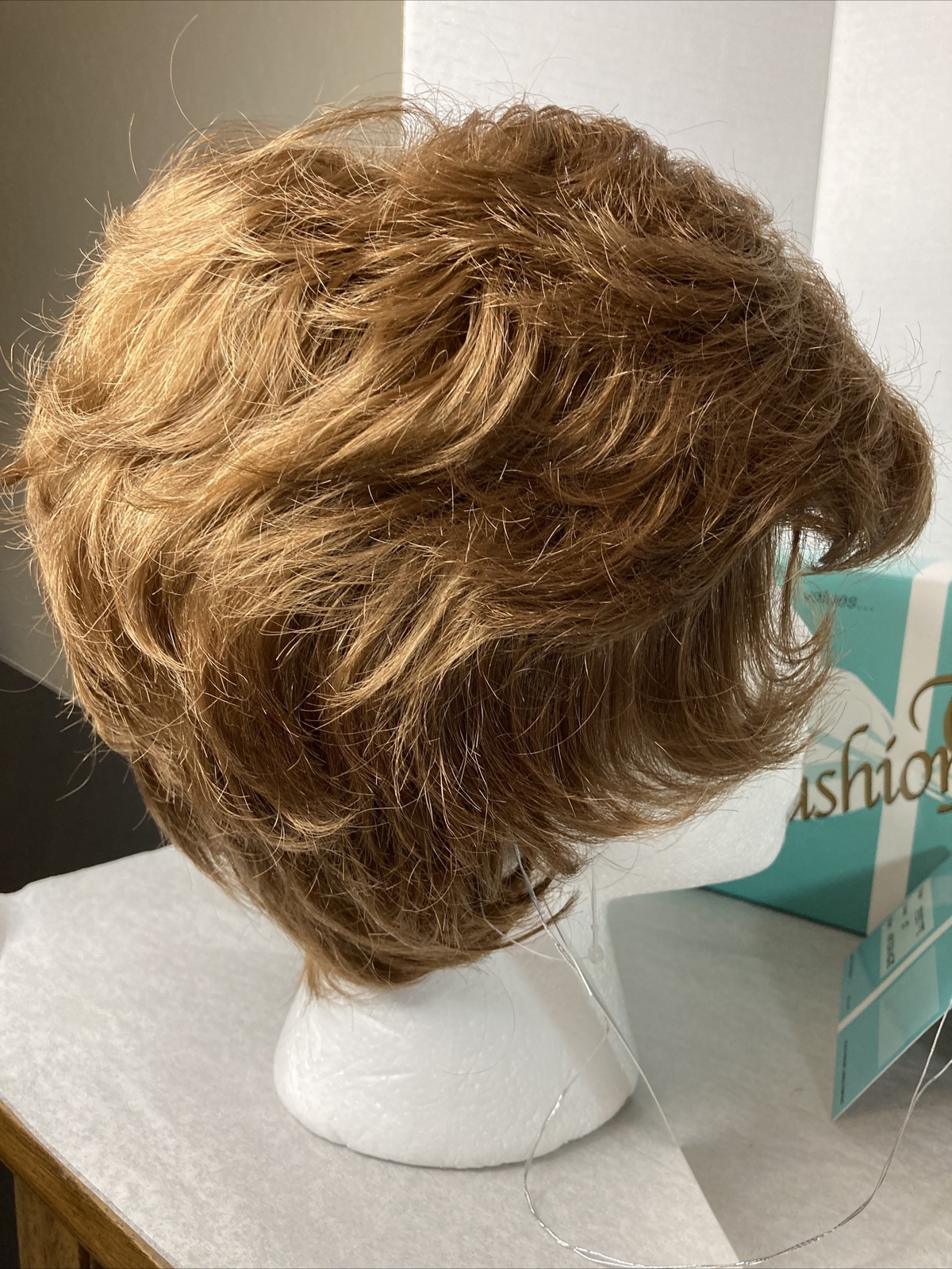 NWT The Wig Company TWC Fashion Club Designs Festive Color 27 Average Wig