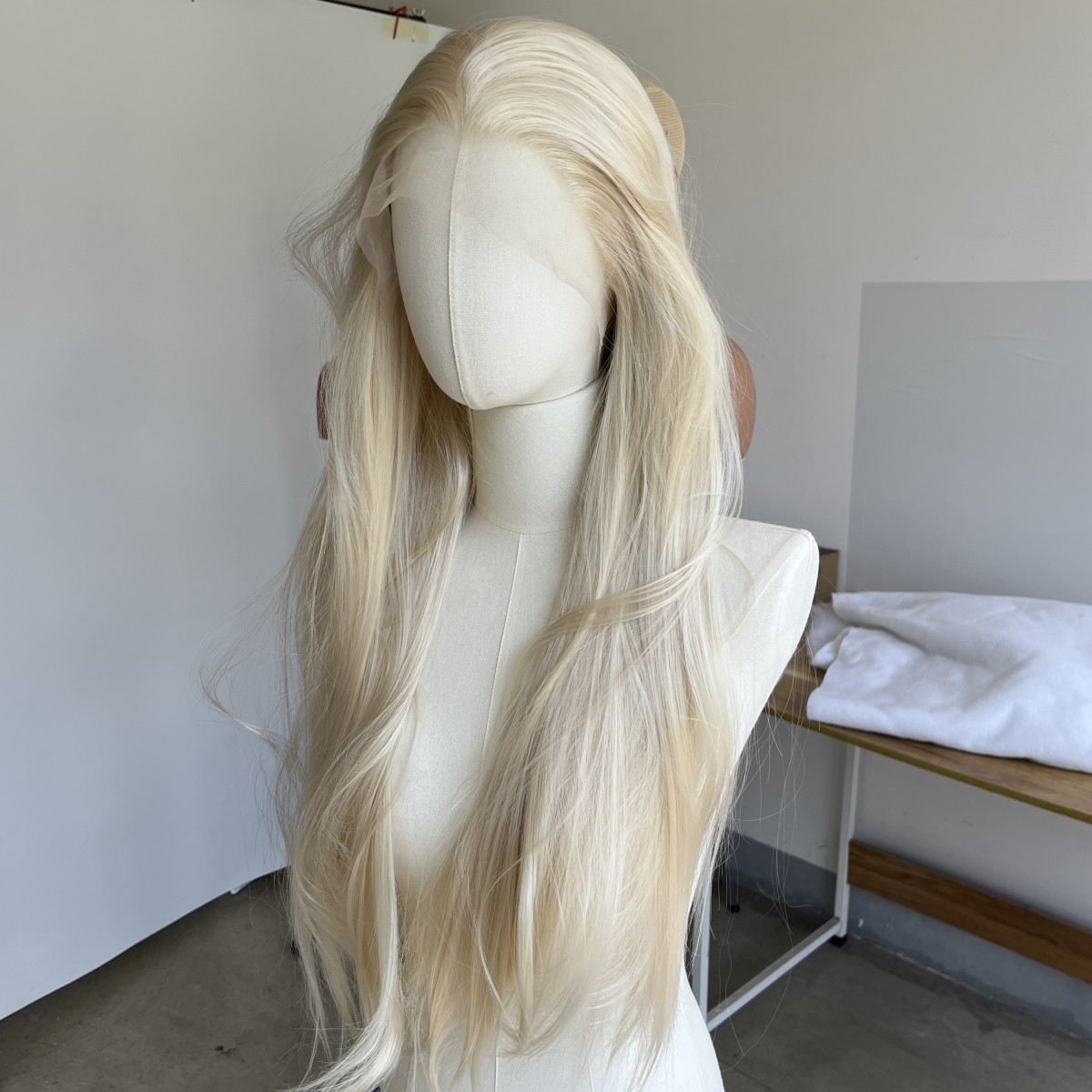 Synthetic Hair Lace Front Wigs Long Straight Women Natural Bleach blonde