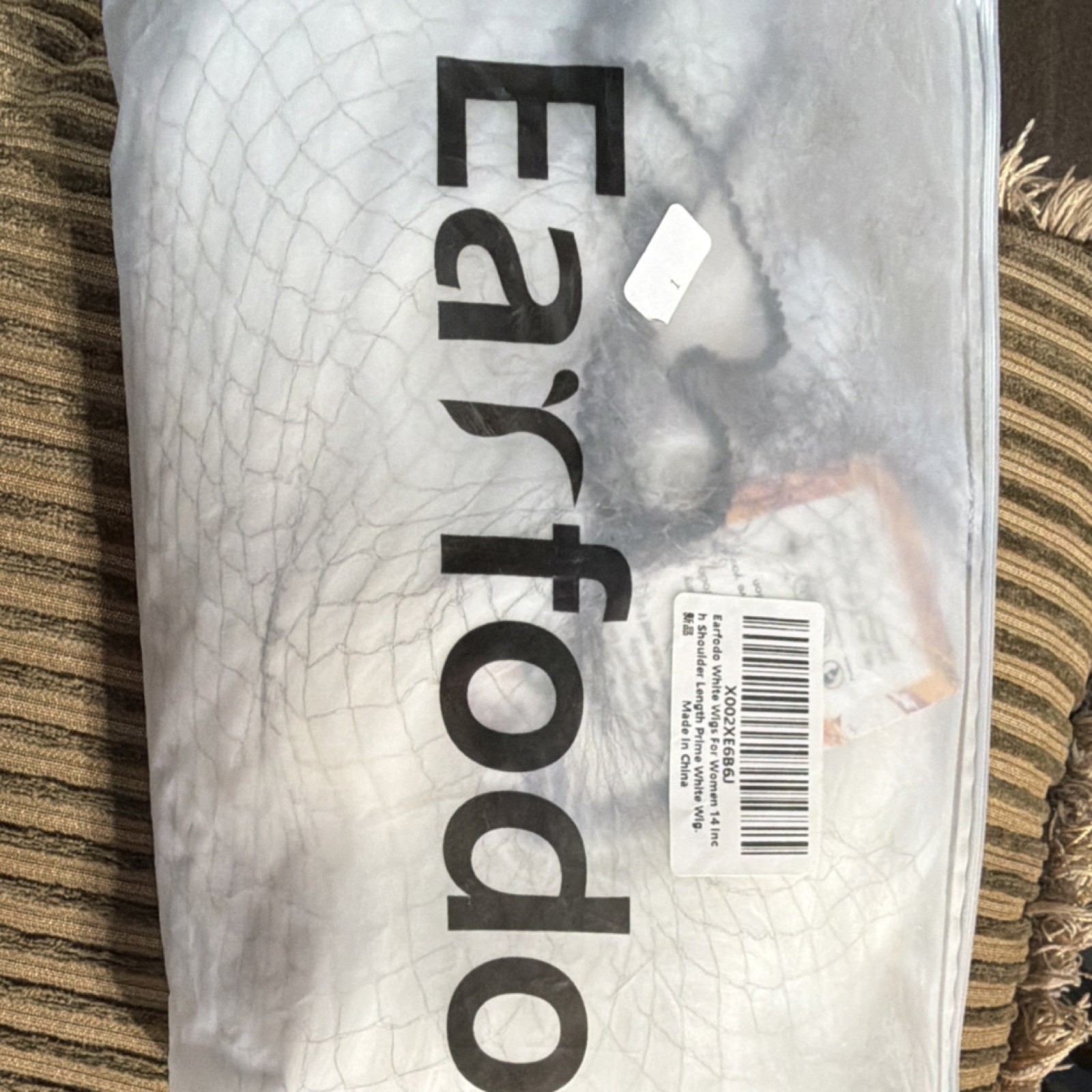 Ear fodo White Wavy Synthetic Wig 24in Adjustable Straps Classic Cap