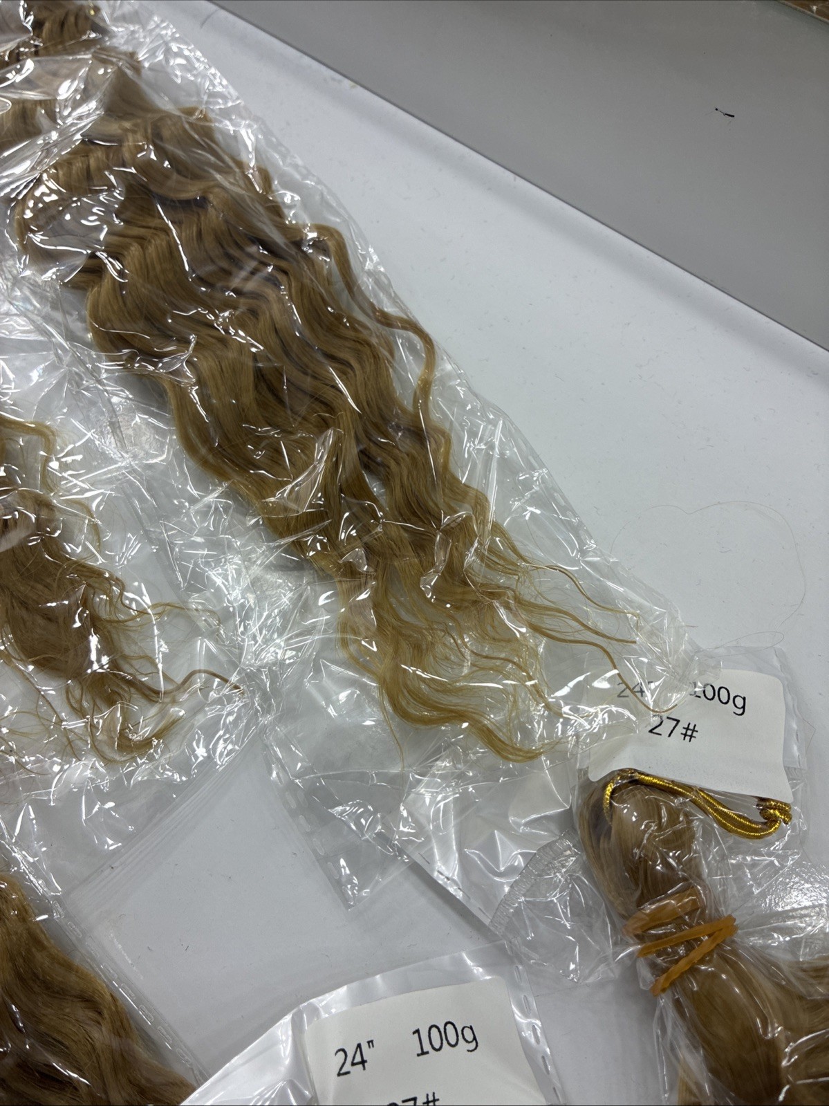 WOMENS BROWN/ BEIGE Hair Bundles 24 Inches Each Bundle Of 6