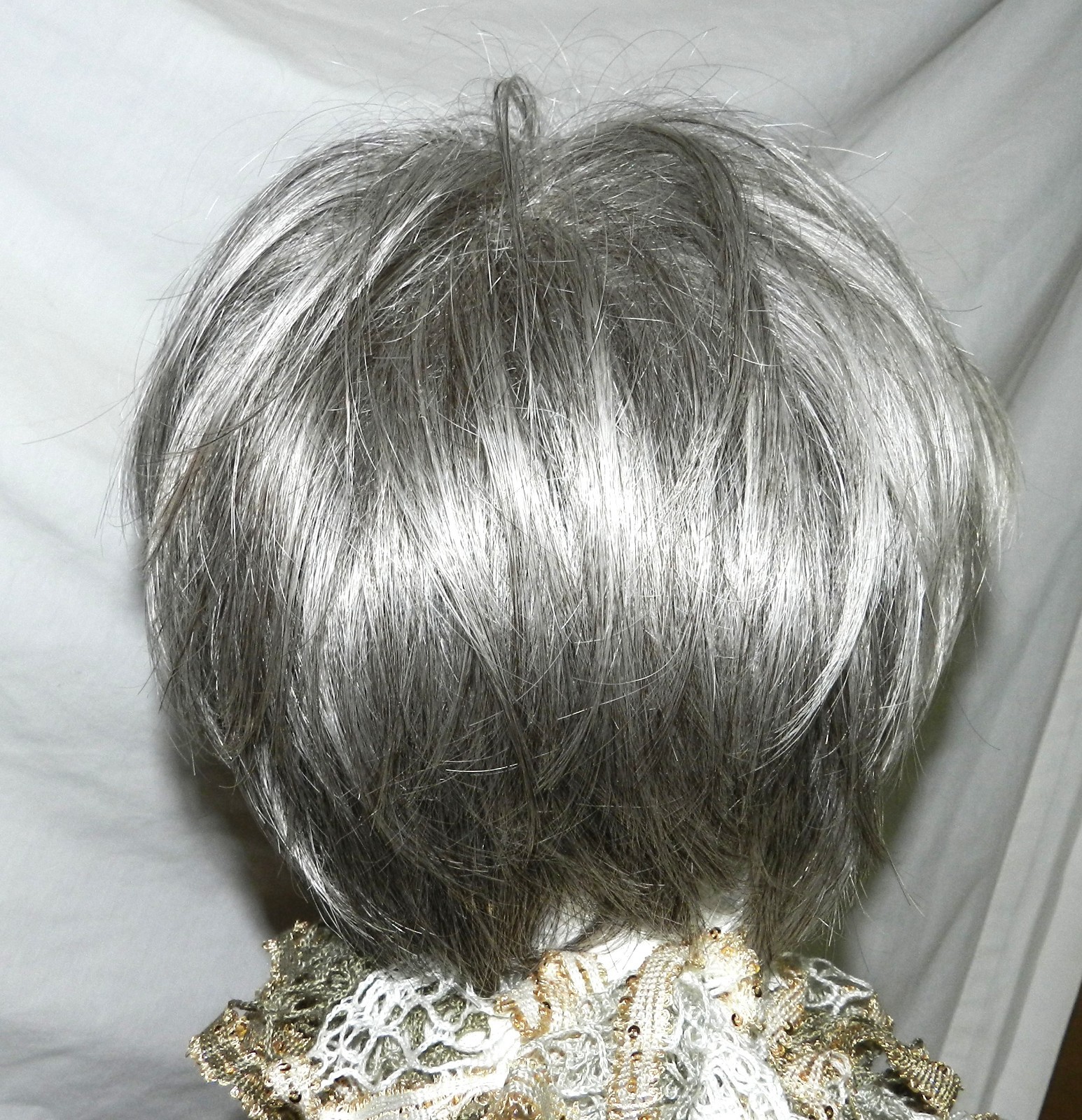 BEAUTIFUL MIXED GREY BOB! LIGHTWEIGHT FOR SUMMER WEATHER!
