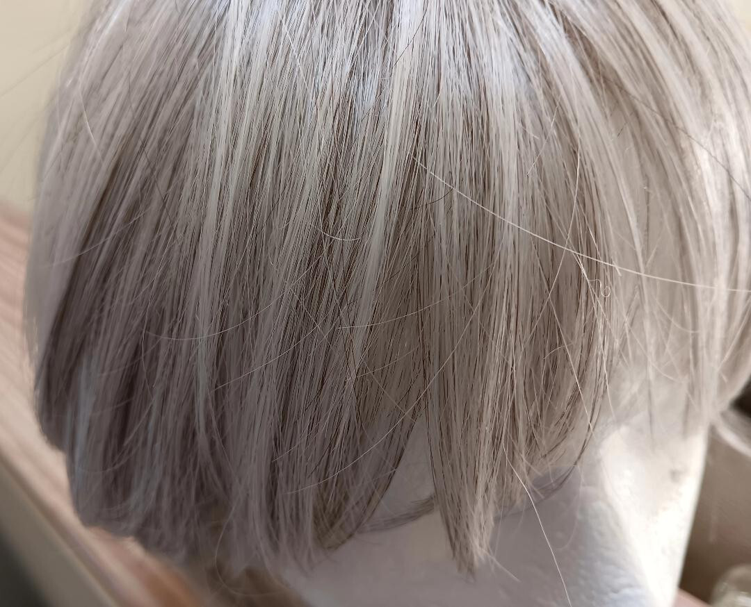 Toni Brattin Flirtatious Wig – Casual Bang with Trendy Cut in Light Gray-Sz PLUS