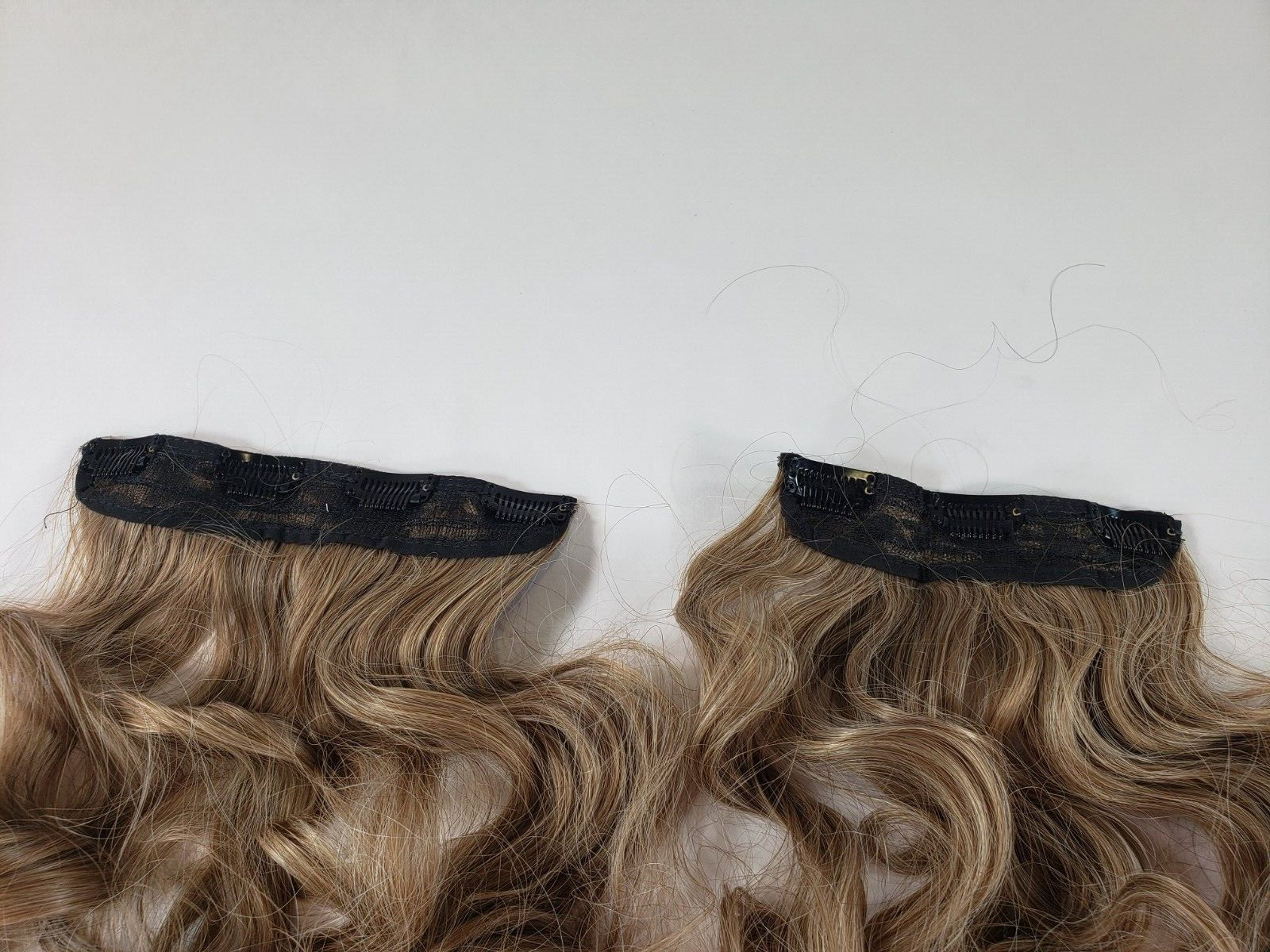 REECHO 4PCS Clip in Synthetic Hair Extensions 20″ Dark Ash Blonde w/ Light Ends