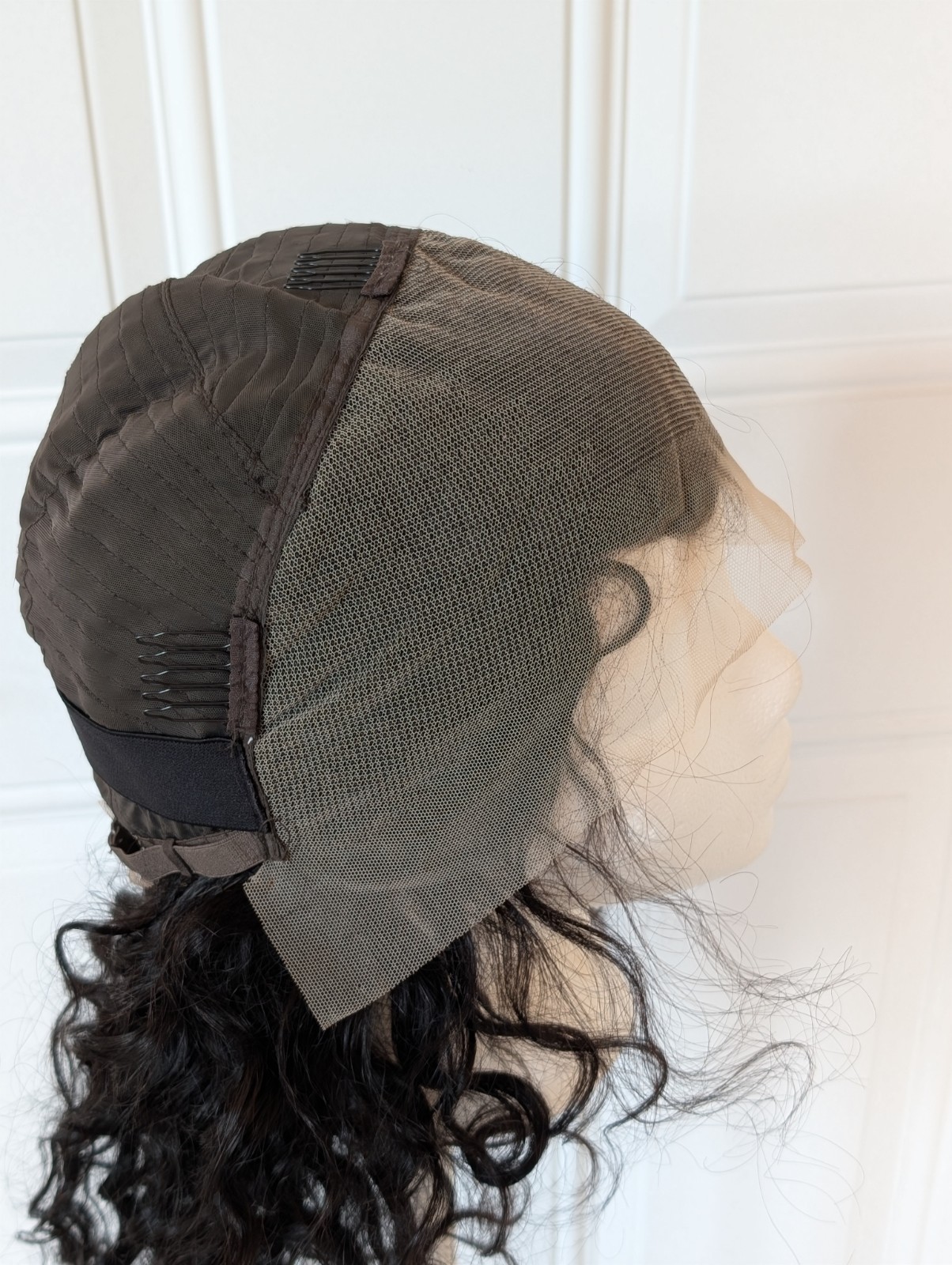 22″ Dark Brown Curly Wig Lace Front Adjustable Cap NWOT Never Worn