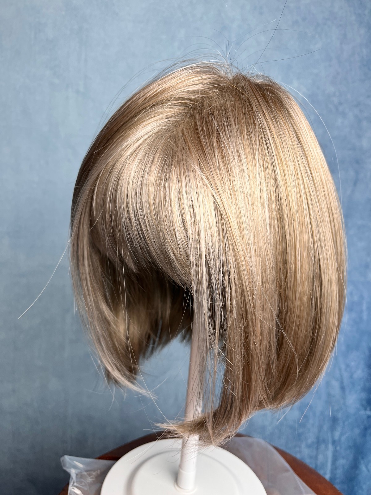 Godiva’s Secret Wigs ARIA Large in Frosted Taupe / EUC / Special order Large Cap