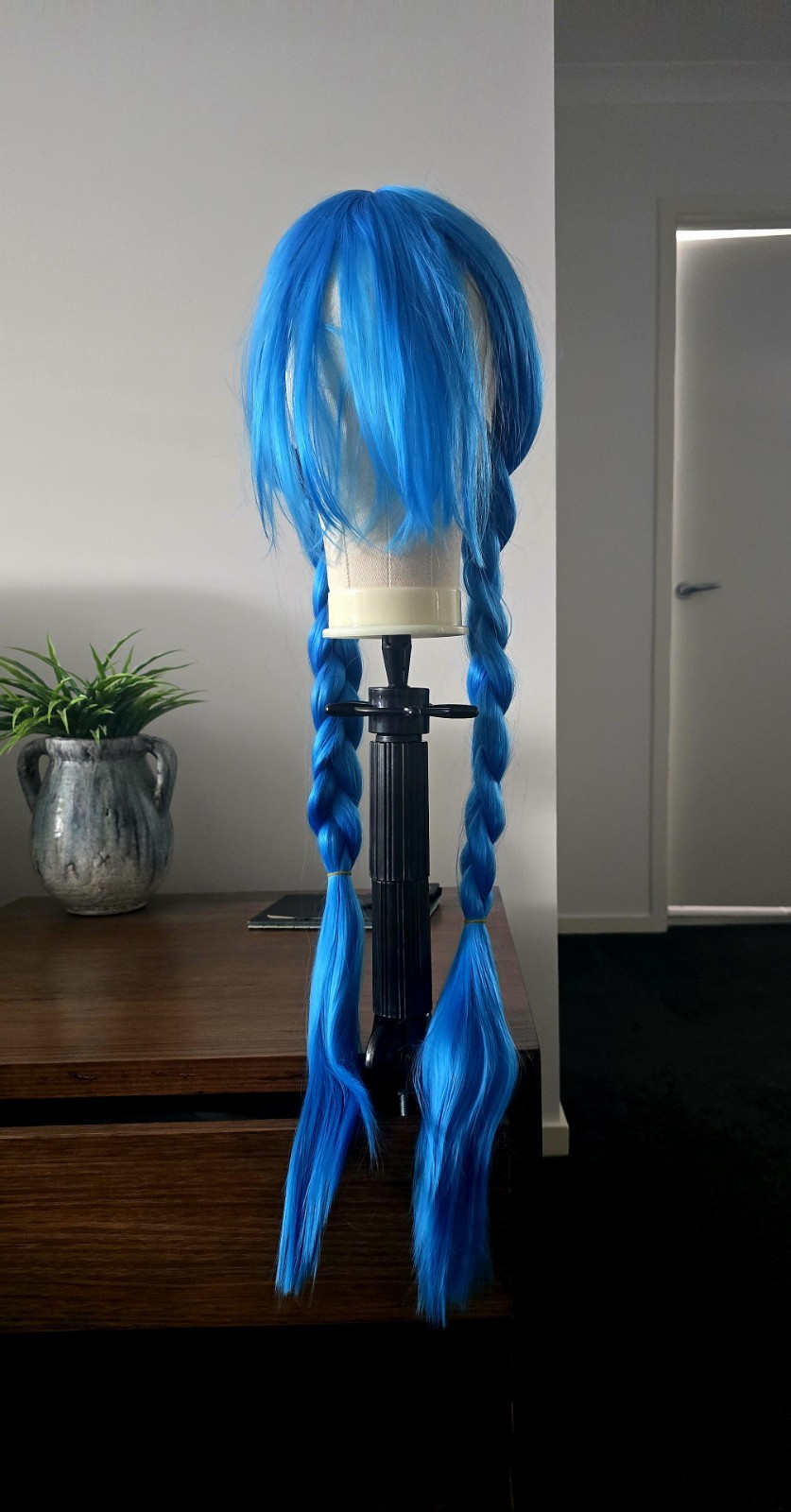 Cosplay Wig: Arda Electric blue Leia CLASSIC