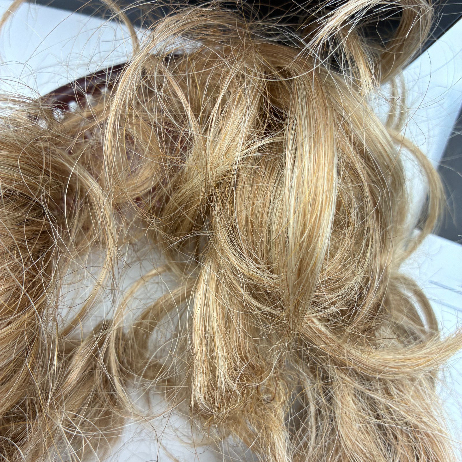 Tony of Beverly Lot of 2 Wigs Malibu Blonde Snappy Clip Ponytail Bun