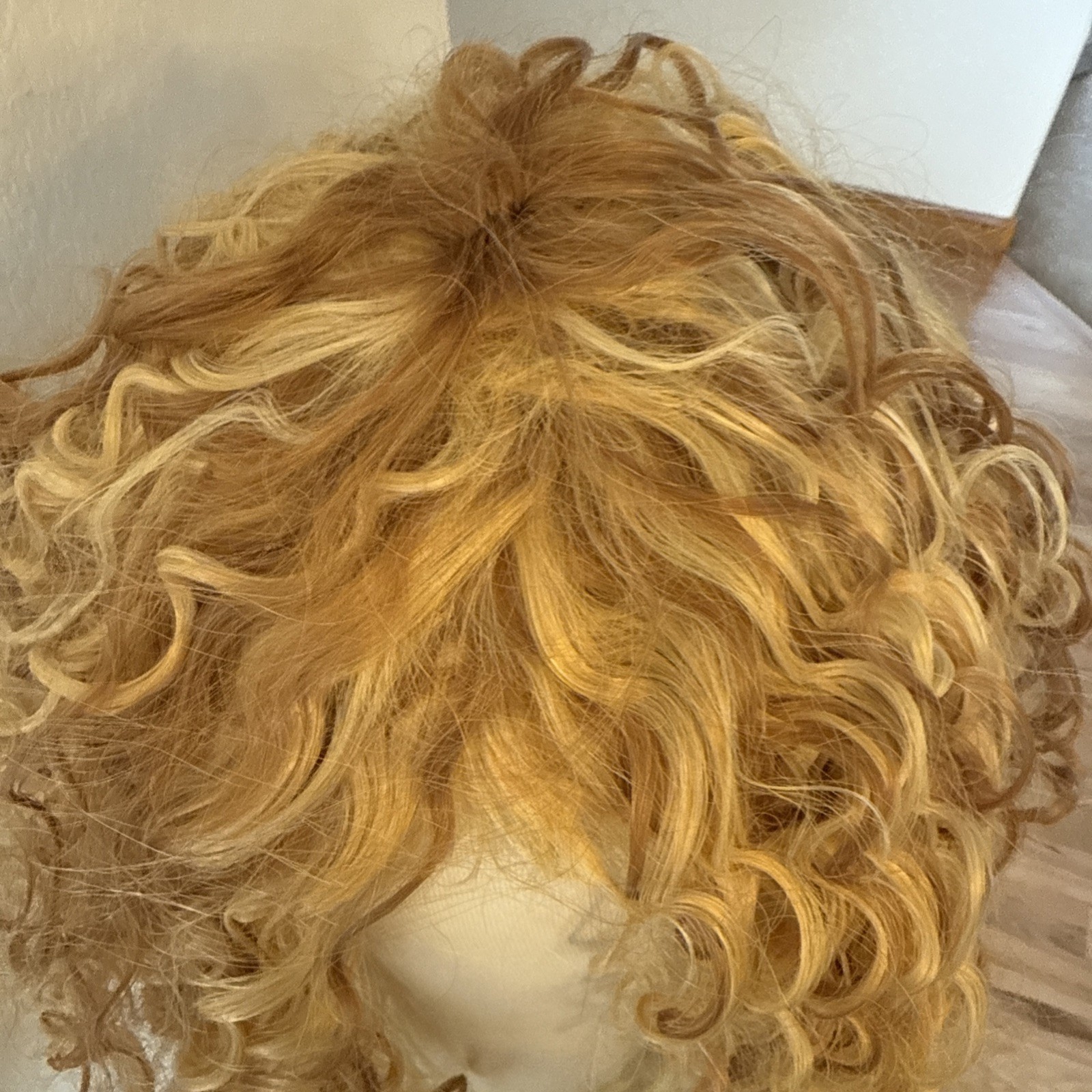 Kinky Curly Short Muti Colored Lace Cap Blondes 12” Synthetic 154