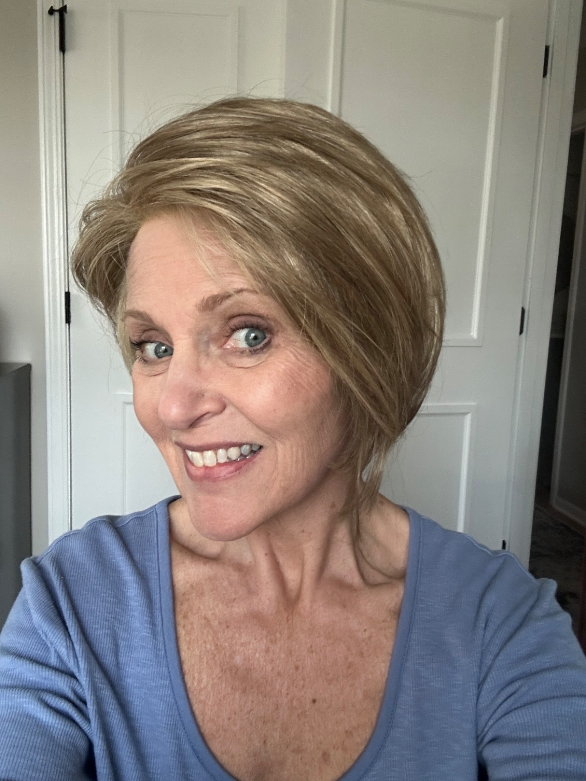 PREOWNED Estetica Designs LACE FRONT BOB Deena Wig in R14/26H
