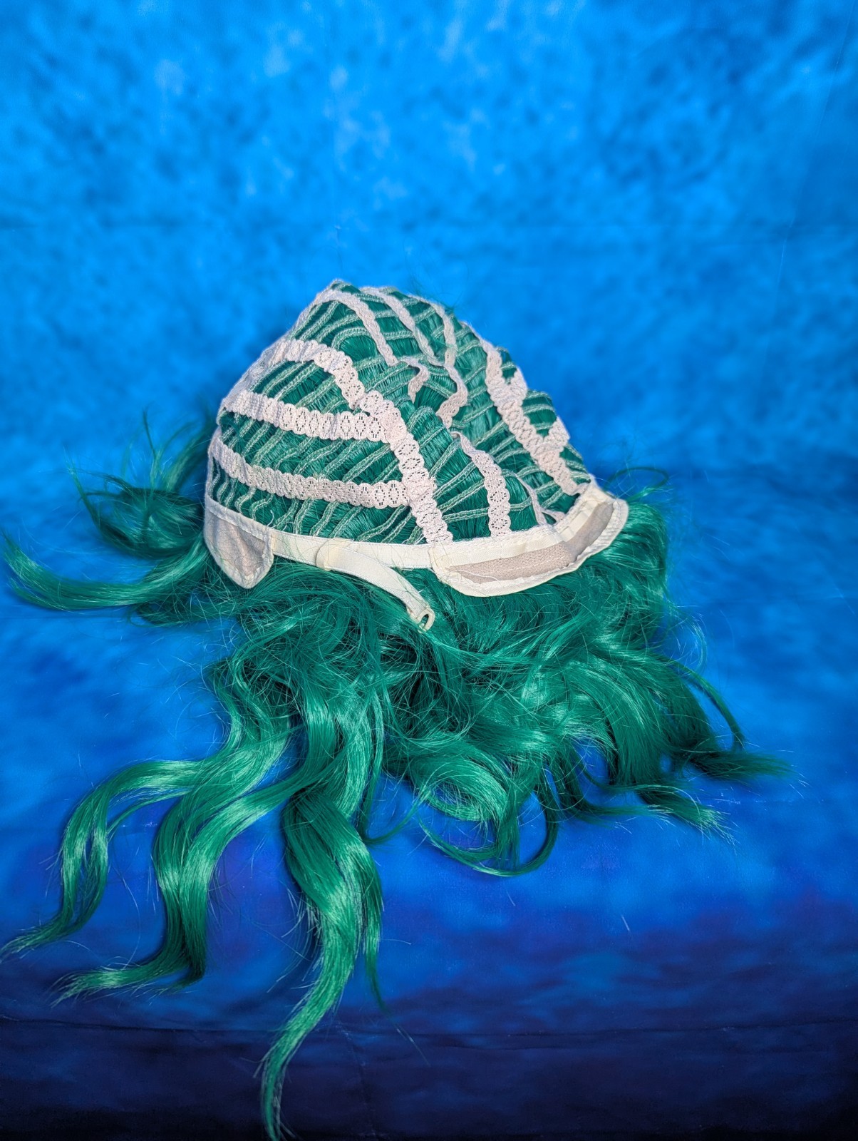 Wavy Green Cosplay Party Halloween Wig With Bangs Adjustable Wig Cap NIB Mildiso