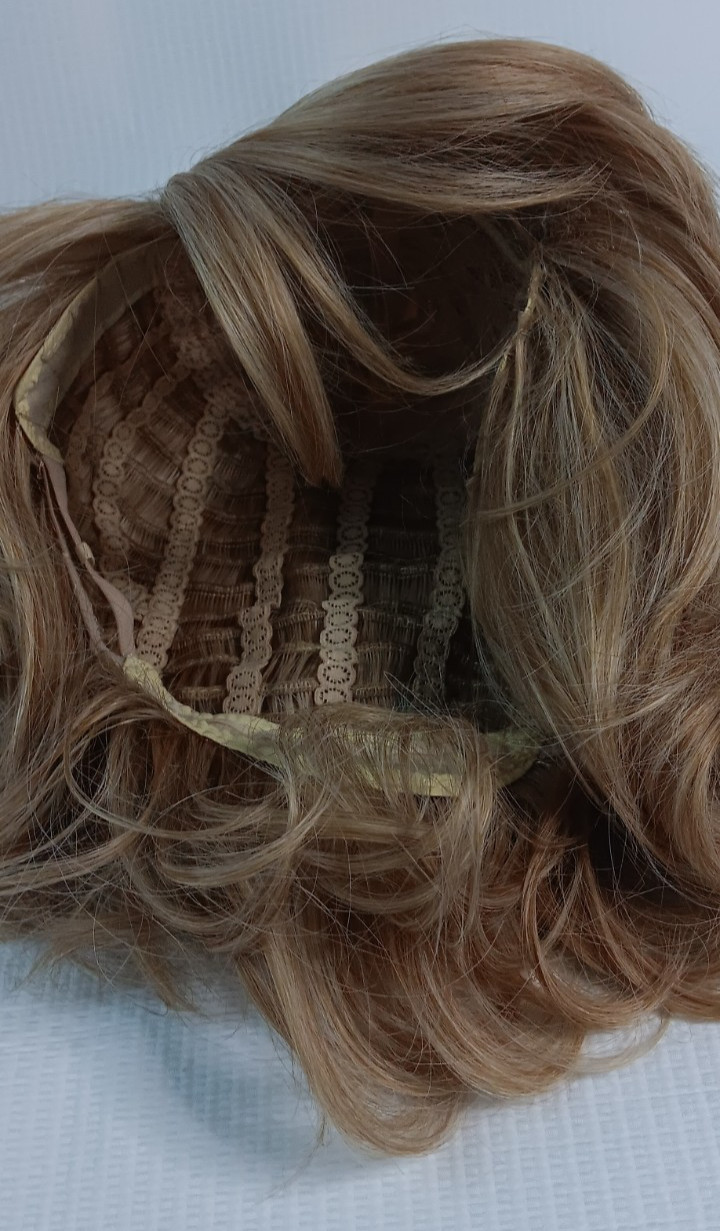 Women’s breathable net adjustable buckle thick synthetic Spring Honey hair wig