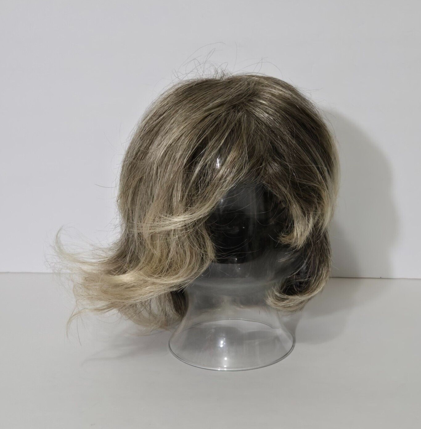 Raquel Welch Wig Mystique Petite Average R1223T Synthetic Layered Side Swept