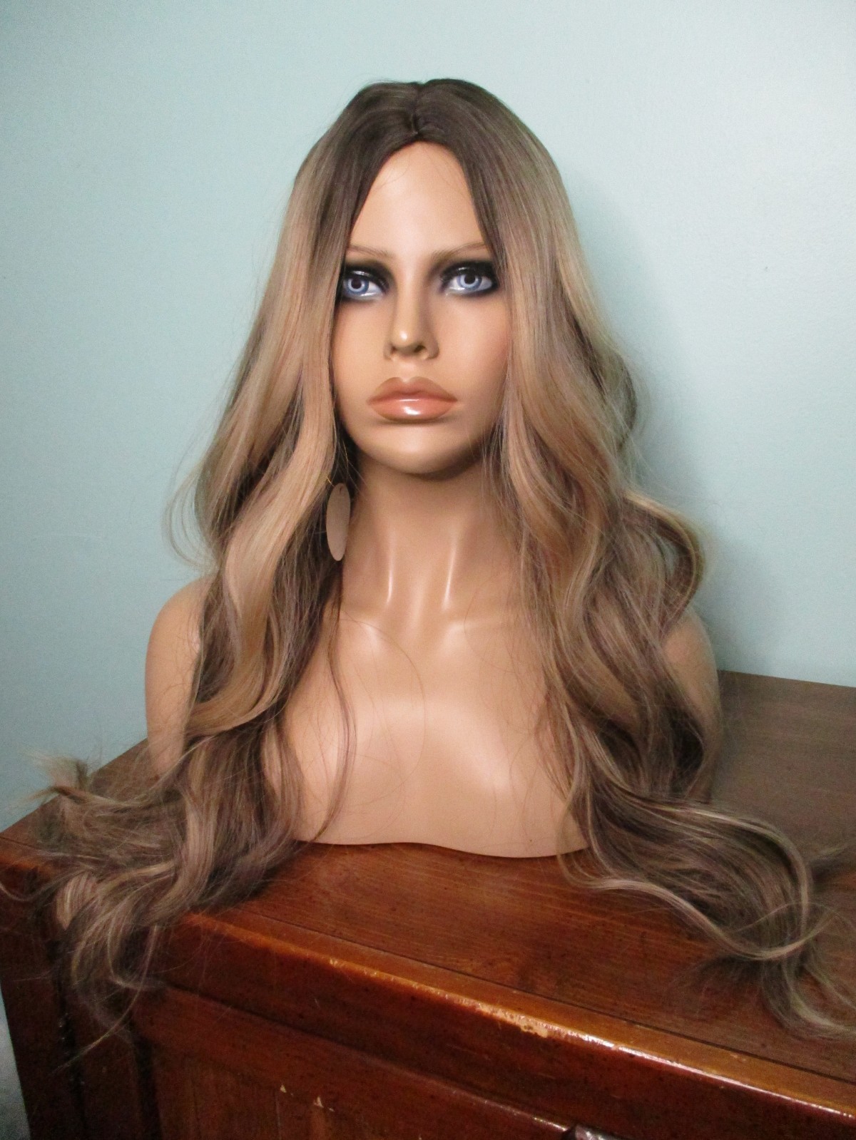 28″ brown brunette and blonde mix long wavy WIG – new with tags – NWT