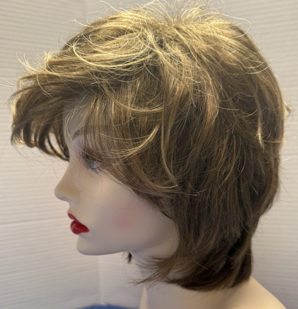 Paula Young Carly Wig Short Tapered Neckline Shade Honey SF 12/28