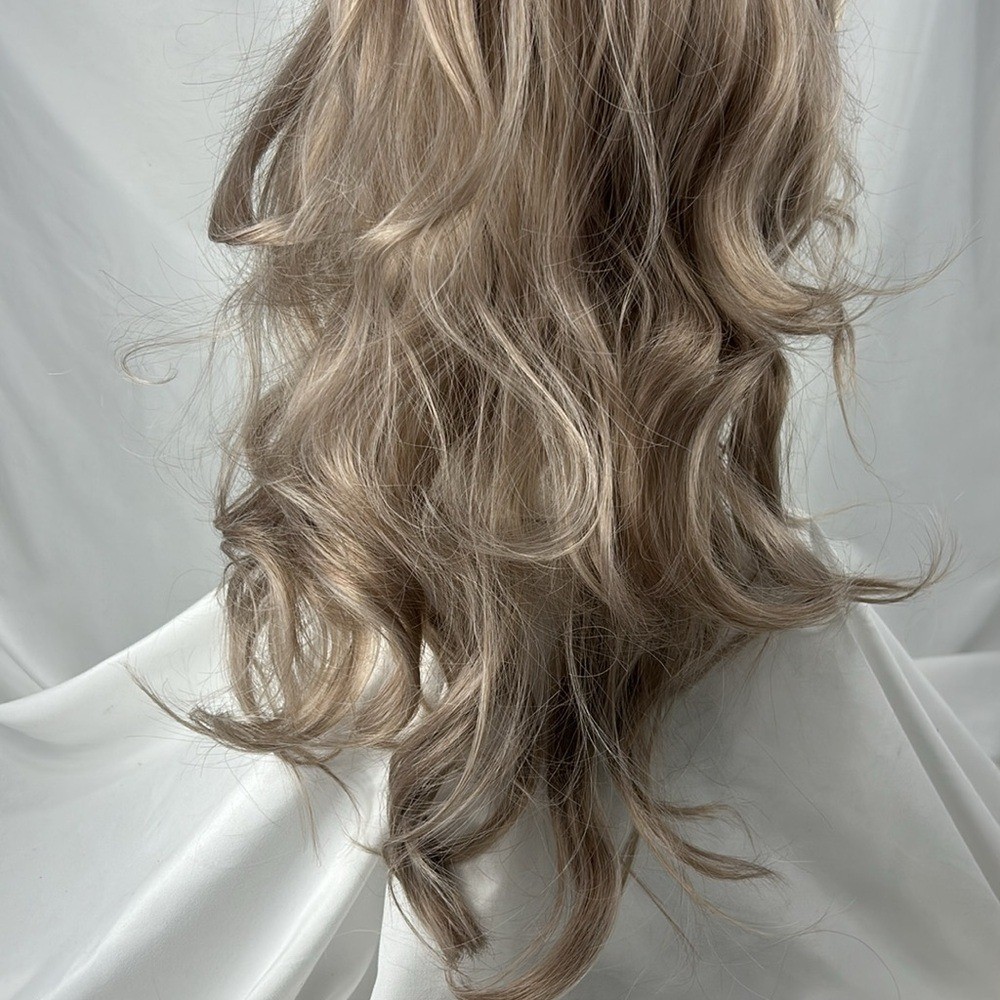 WIG Ash Blonde Wavy Ombré LONG 24″ Synthetic High Quality Brand New