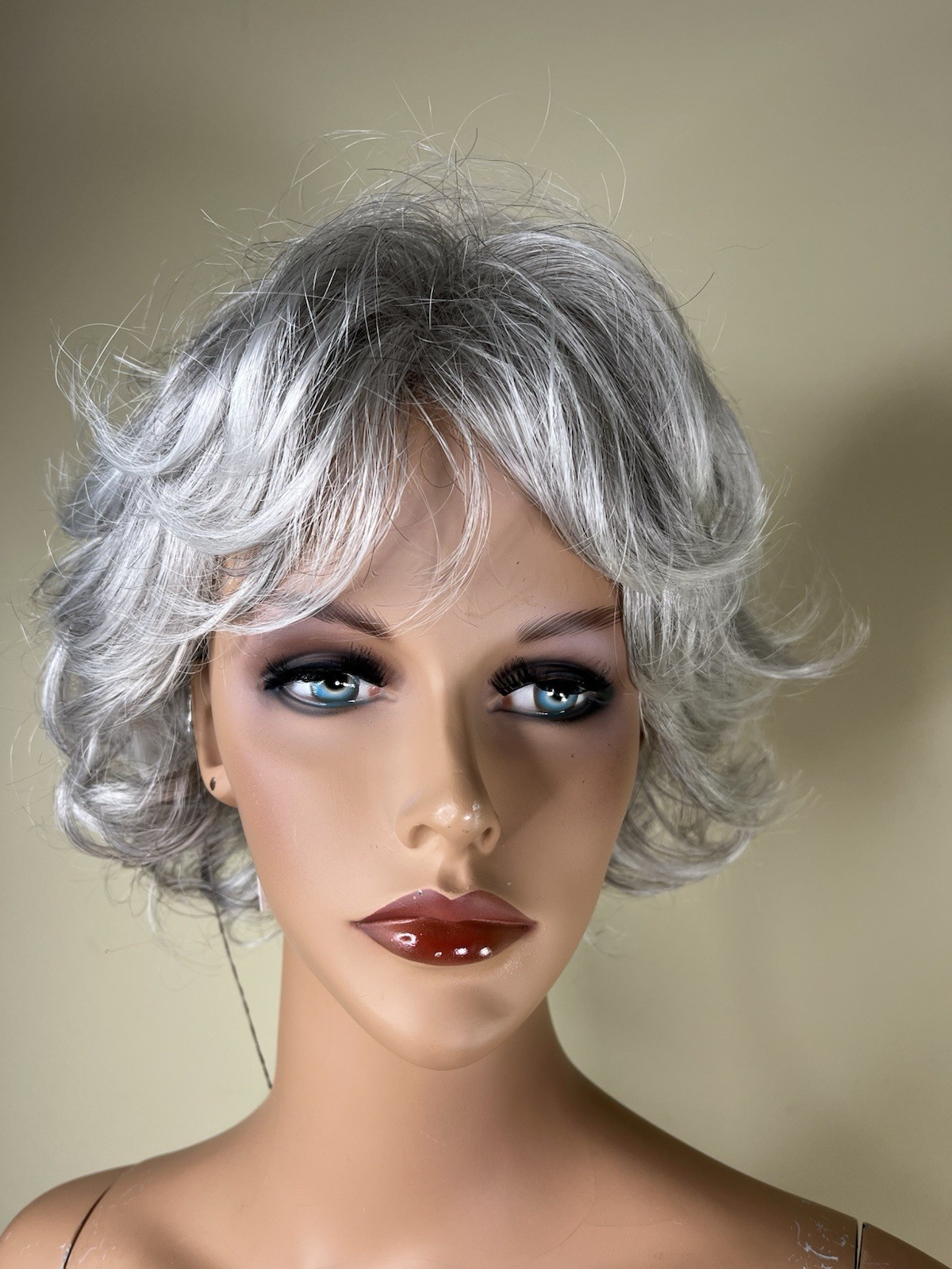 TWC Basics Synthetic “Tory” Wig NWT Size Average 56/60 Grey/ Brown on White