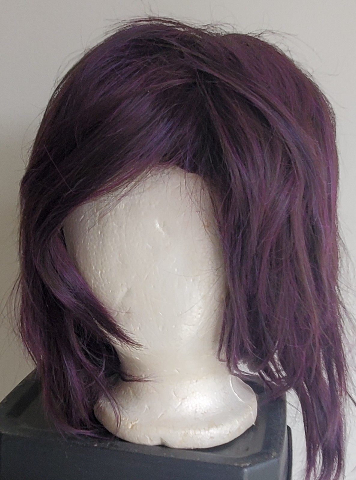ARDA WIG – Merlot – Layered – Swept Bangs – 14 Inches Long