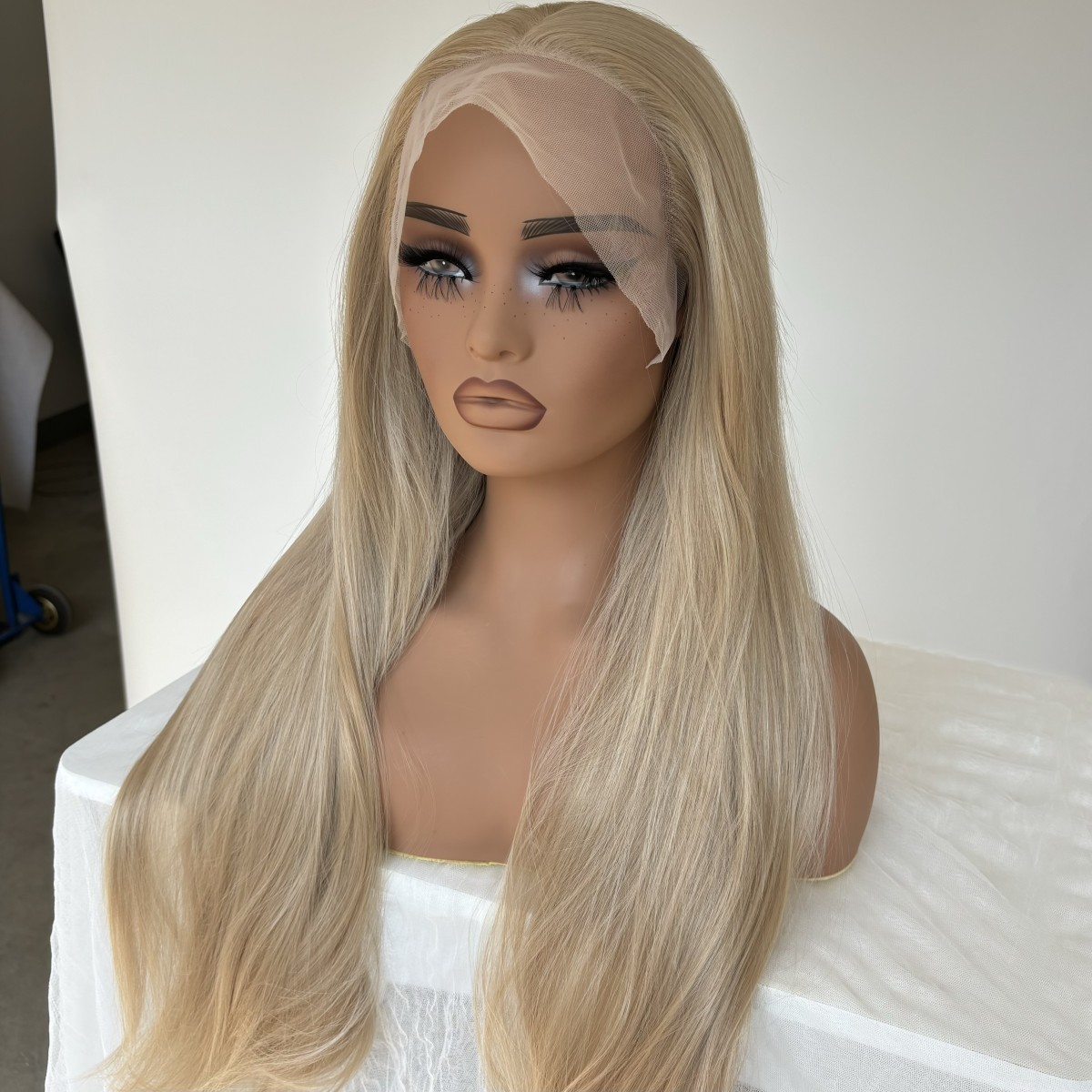 Long Straight Lace Frontal Wigs Mixed Blonde Heat Resistant Synthetic Hair