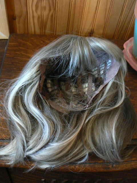 SALT AND PEPPER WIG FOR WOMAN USED ONCE