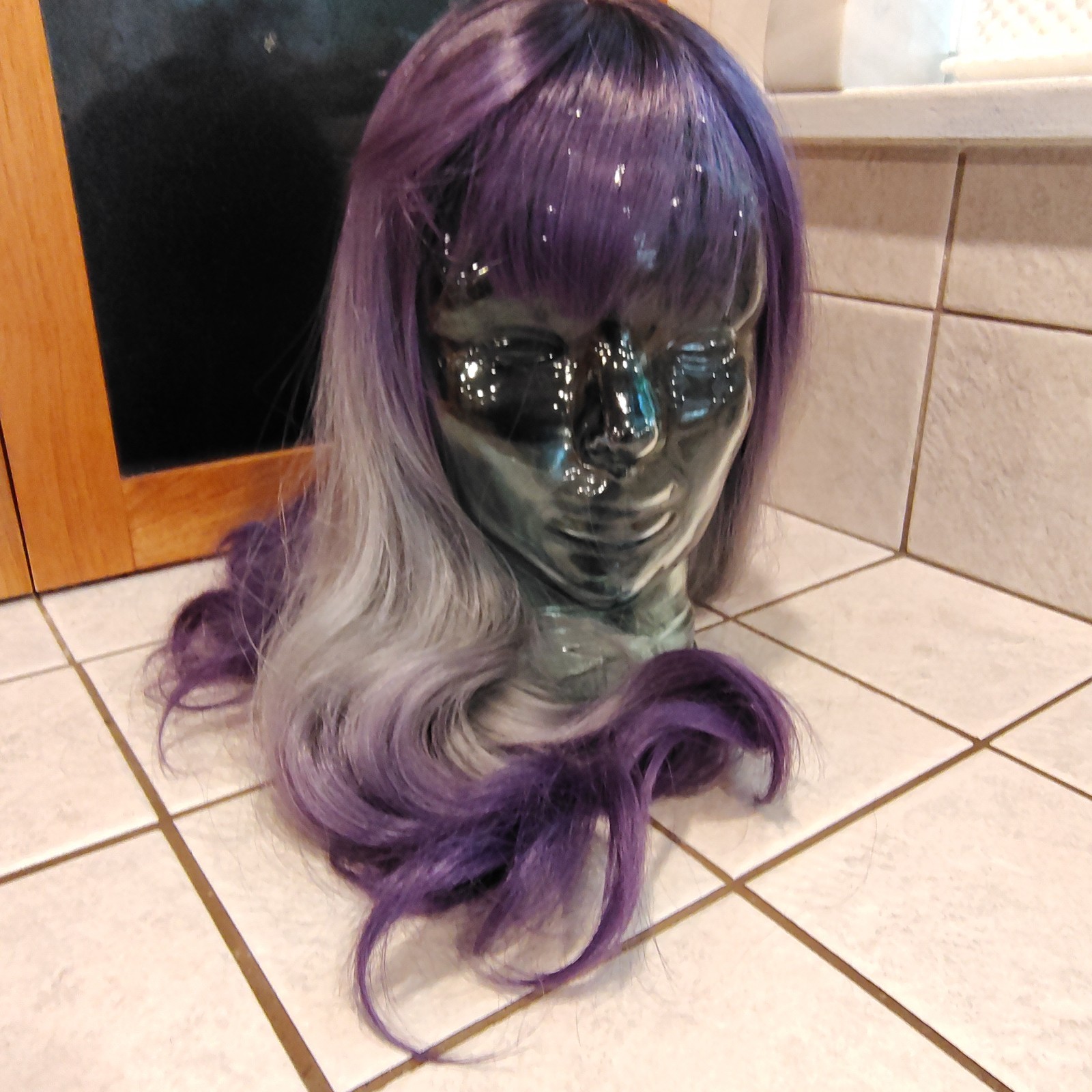 Synthetic Wig K-pop Idol Style ombre black White Purple Wave 18 Inch & Bangs B74