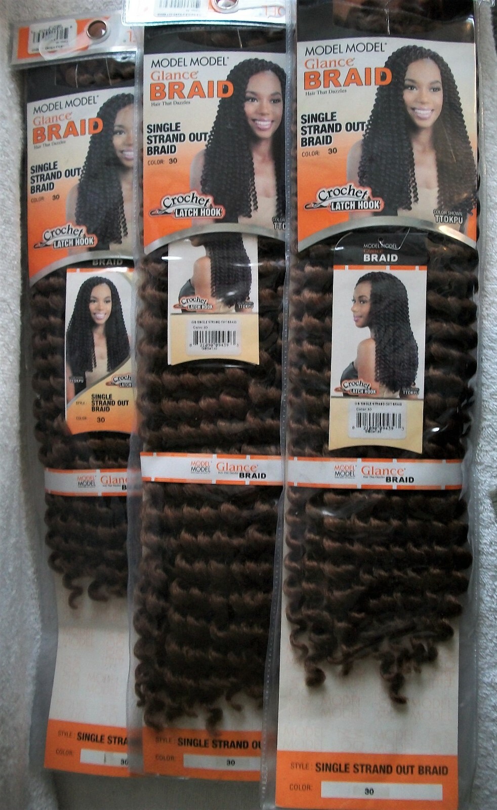 Model Model glance braid. Color 30 Set of 3. B207