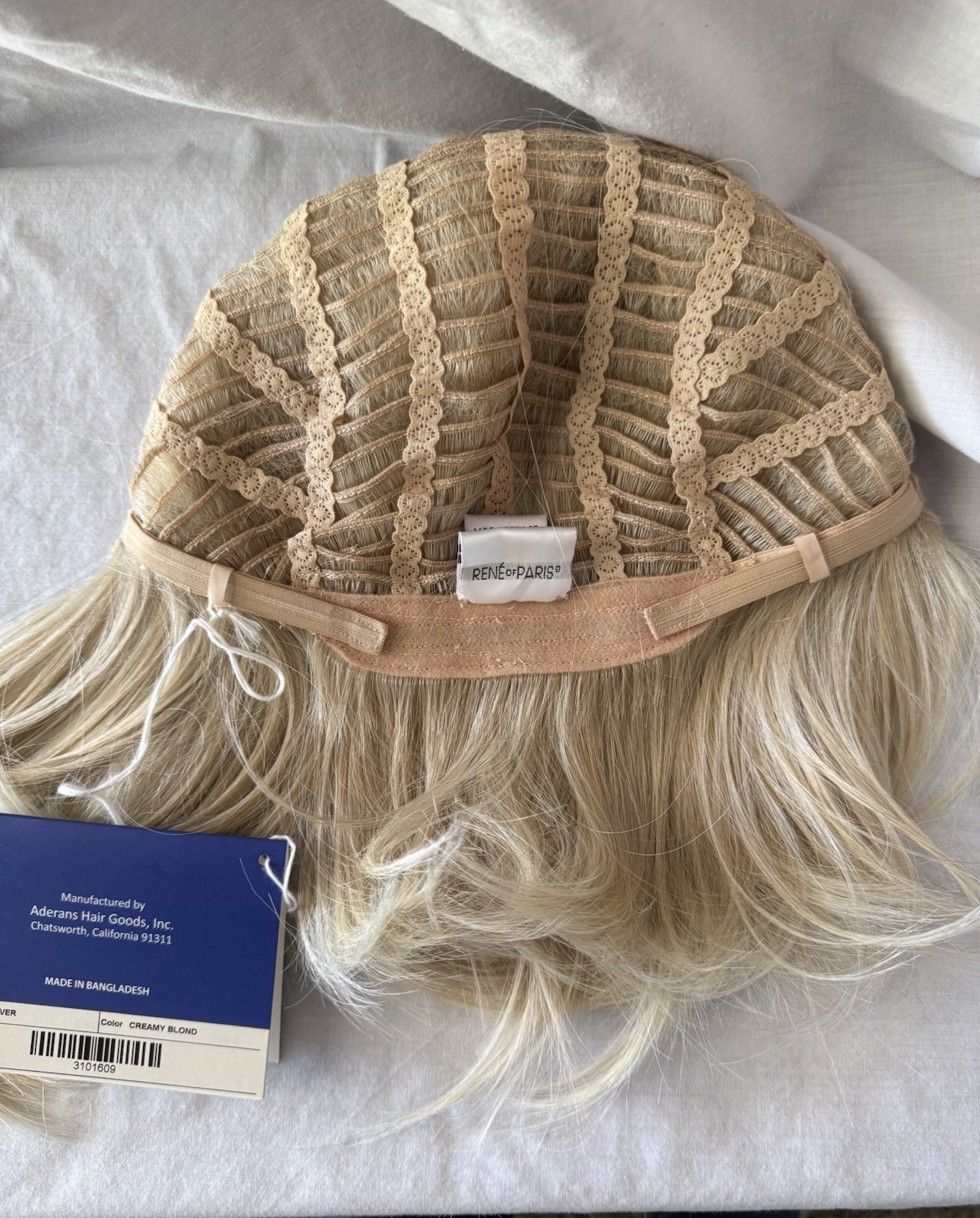 Rene of Paris River Wig Creamy Blonde NON ROOTED BNWT Perfect Below Chin Bob