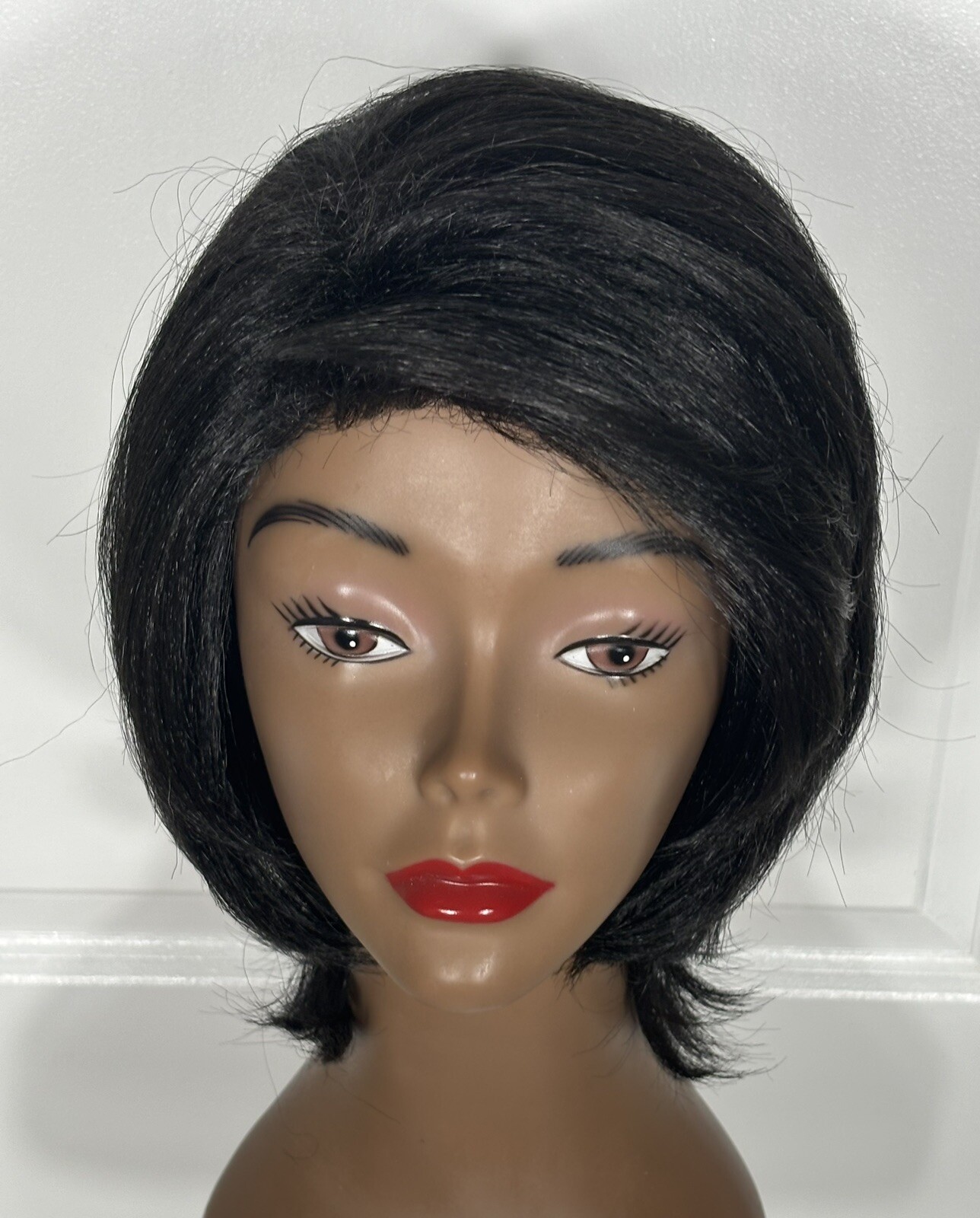 New Born Free Synthetic Wig CINDY Black Size Average Mid Length Never Worn B-9