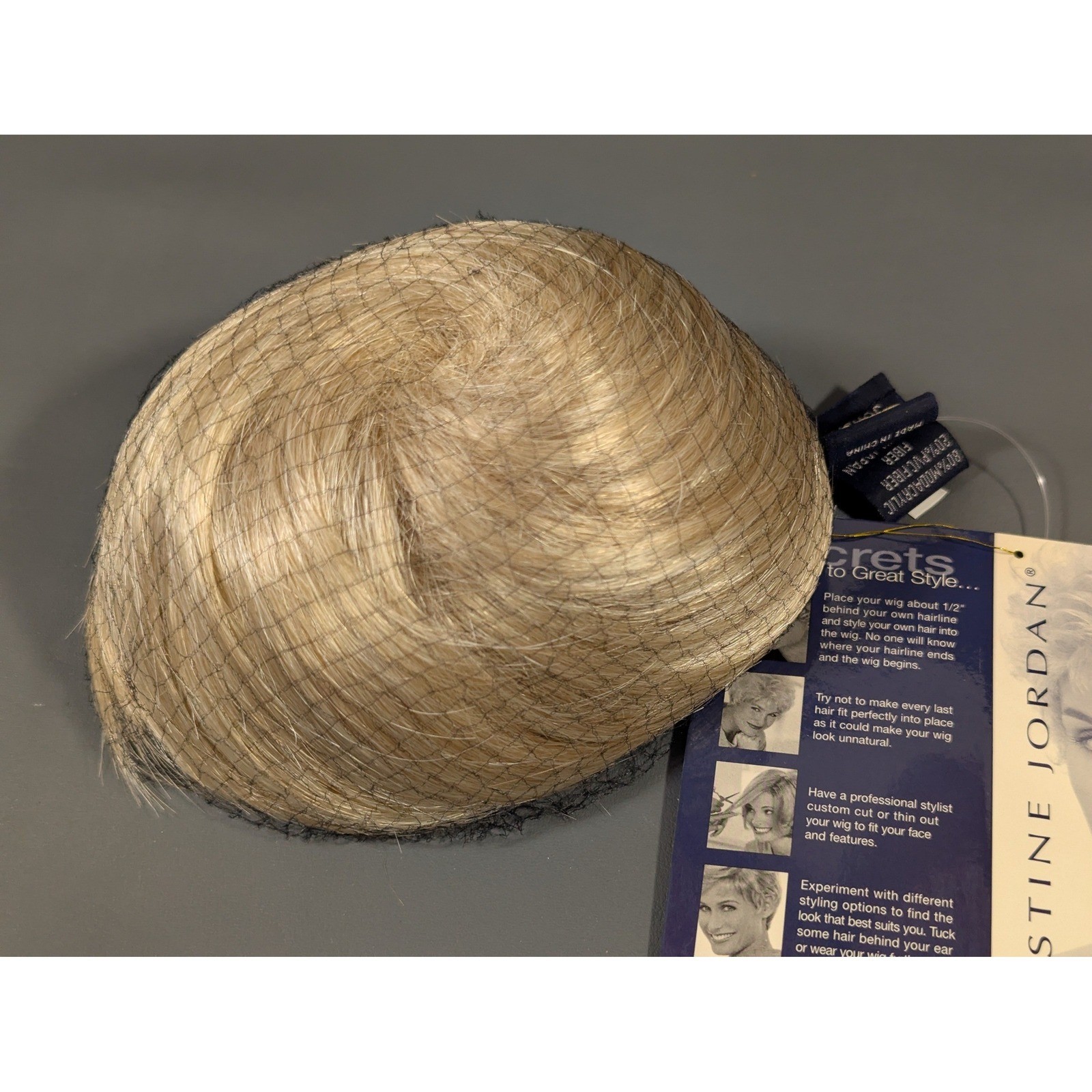 Paula Young Christine Jordan Pull On Smooth Bun Hairpiece Ash Blonde 22B A2361