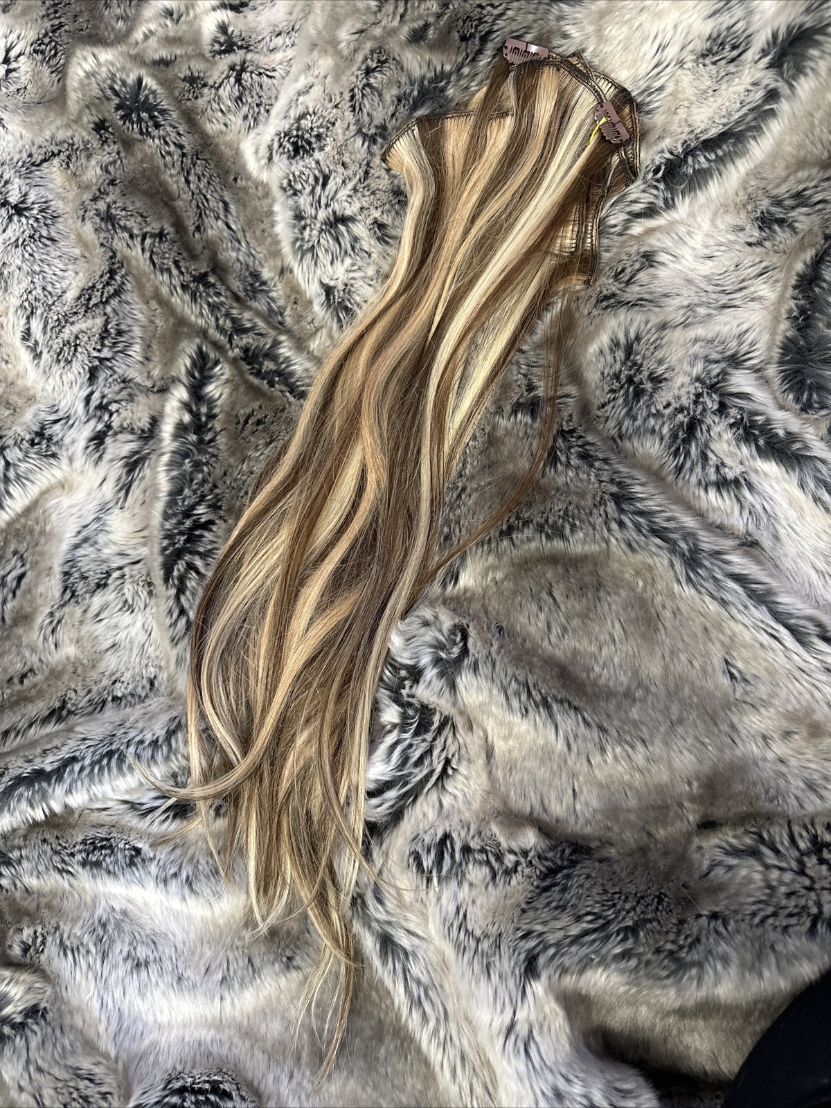 Hair extensions 7 Piece Highlighted Excellent Condition !