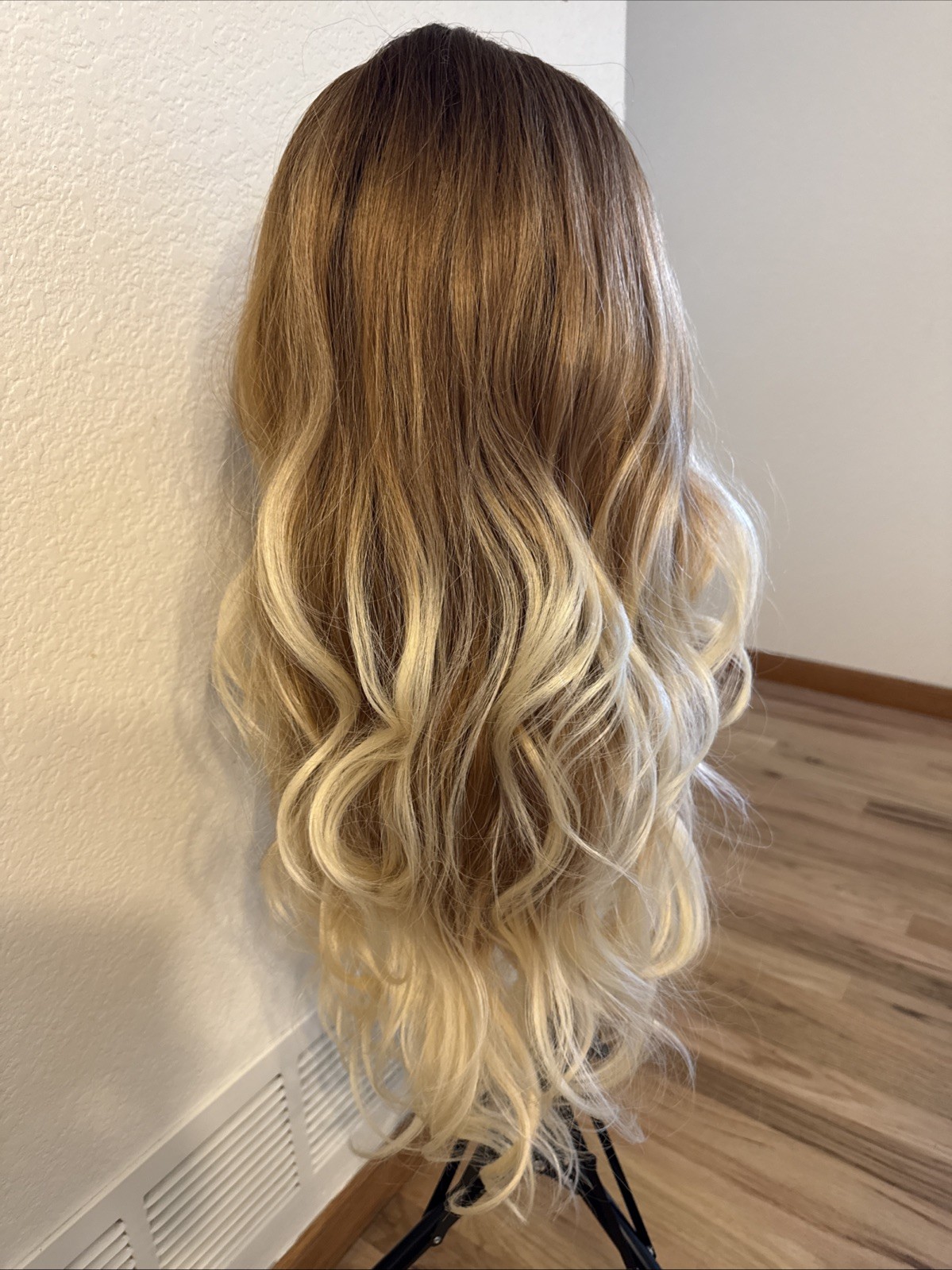 670 Ash Blonde 28” 613 Tips Ombre Ash Golden feels Like Real Hair. Wavy
