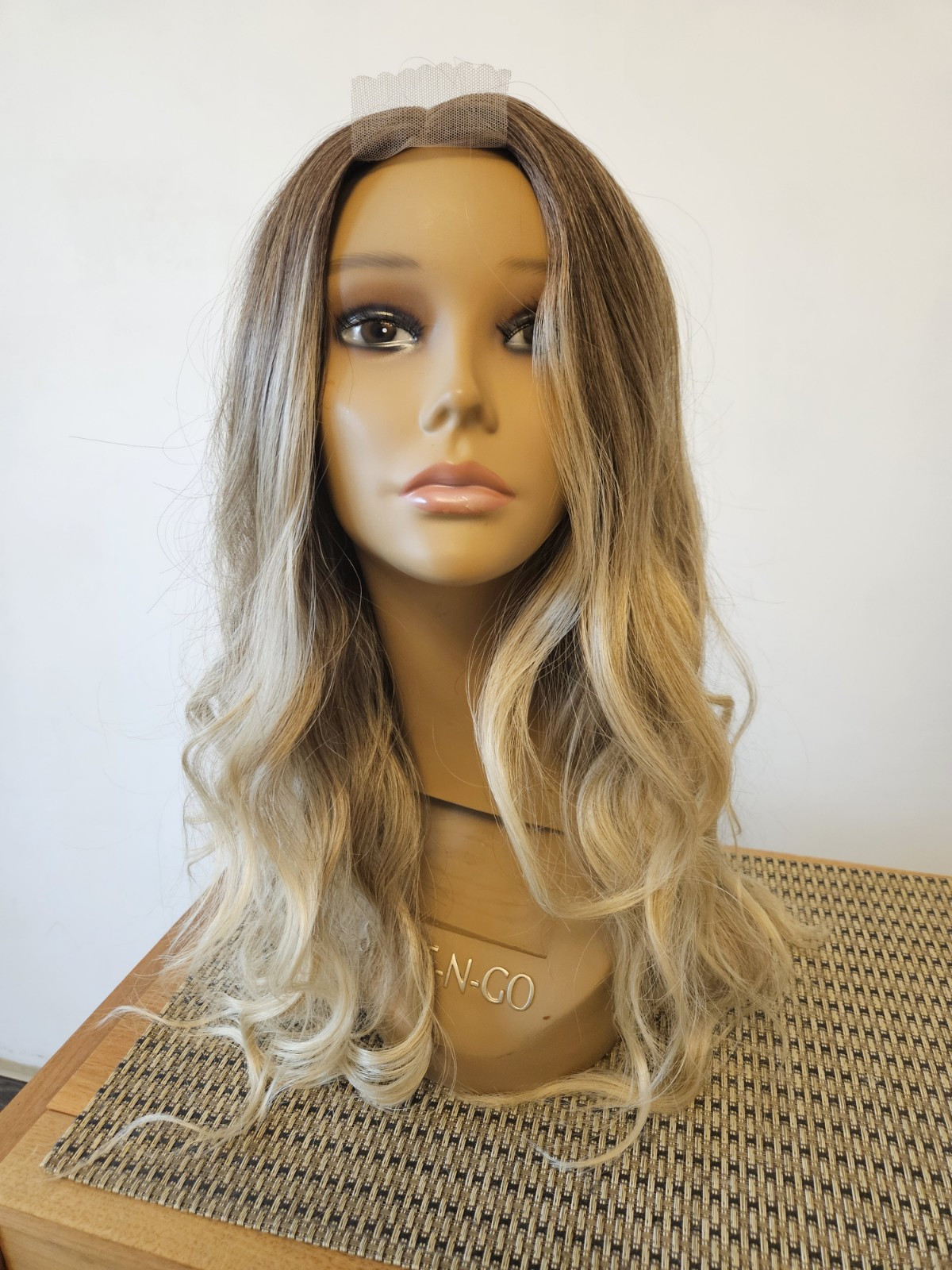 New LONG CURLY/WAVY LACE FRONT HIGHLIGHTS MIXED BLONDE WIG