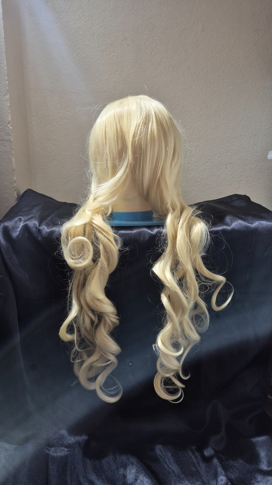 80cm long wavy curly light golden blonde fringe cosplay halloween wig heat