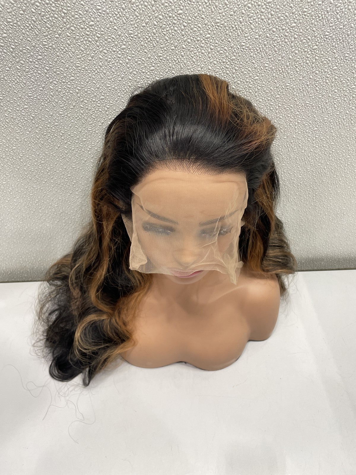Soeyrkke 1B/27 Body Wave Human Hair Blend HD Transparent Lace Front Wig, 32″