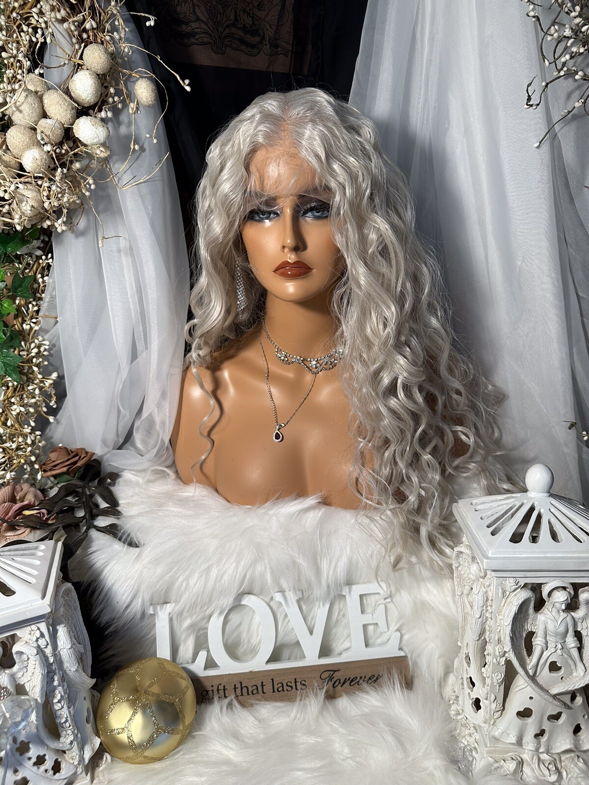 BEAUTIFUL SPIRAL CURLY 28”PLATINUM BLONDE LACE FRONT W/FREE PART WIG💕