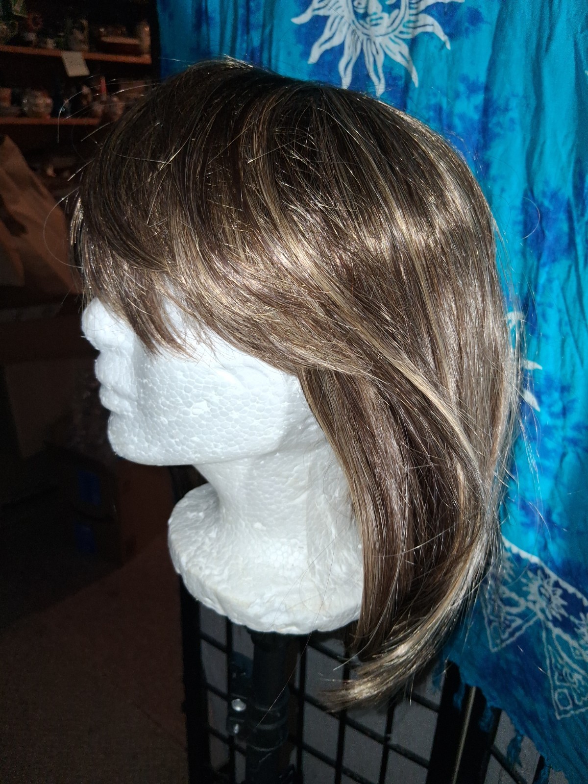 Synthetic Medium Length Light Brown w/Highlights Straight Wig Size Average