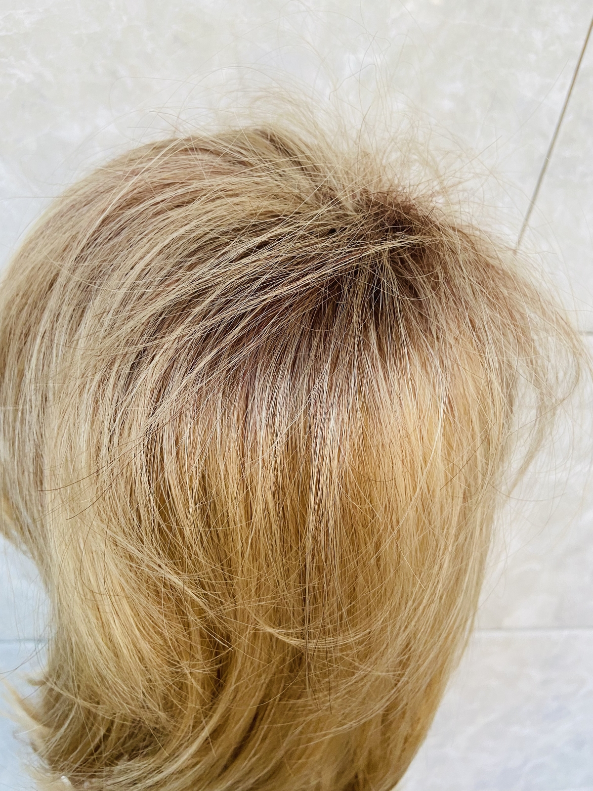 Medium Length Blonde Mix Straight Synthetic Hair Wigs Super Soft Natural Fashion