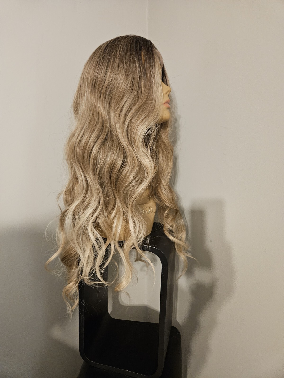 28″ NEW Lace Front MIXED BLONDE HIGHLIGHTS VOLUMINOUS Long Wavy WIG